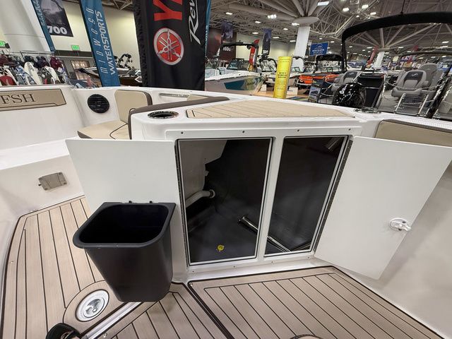 2025 Yamaha Boats 222 FSH Sport E - 14