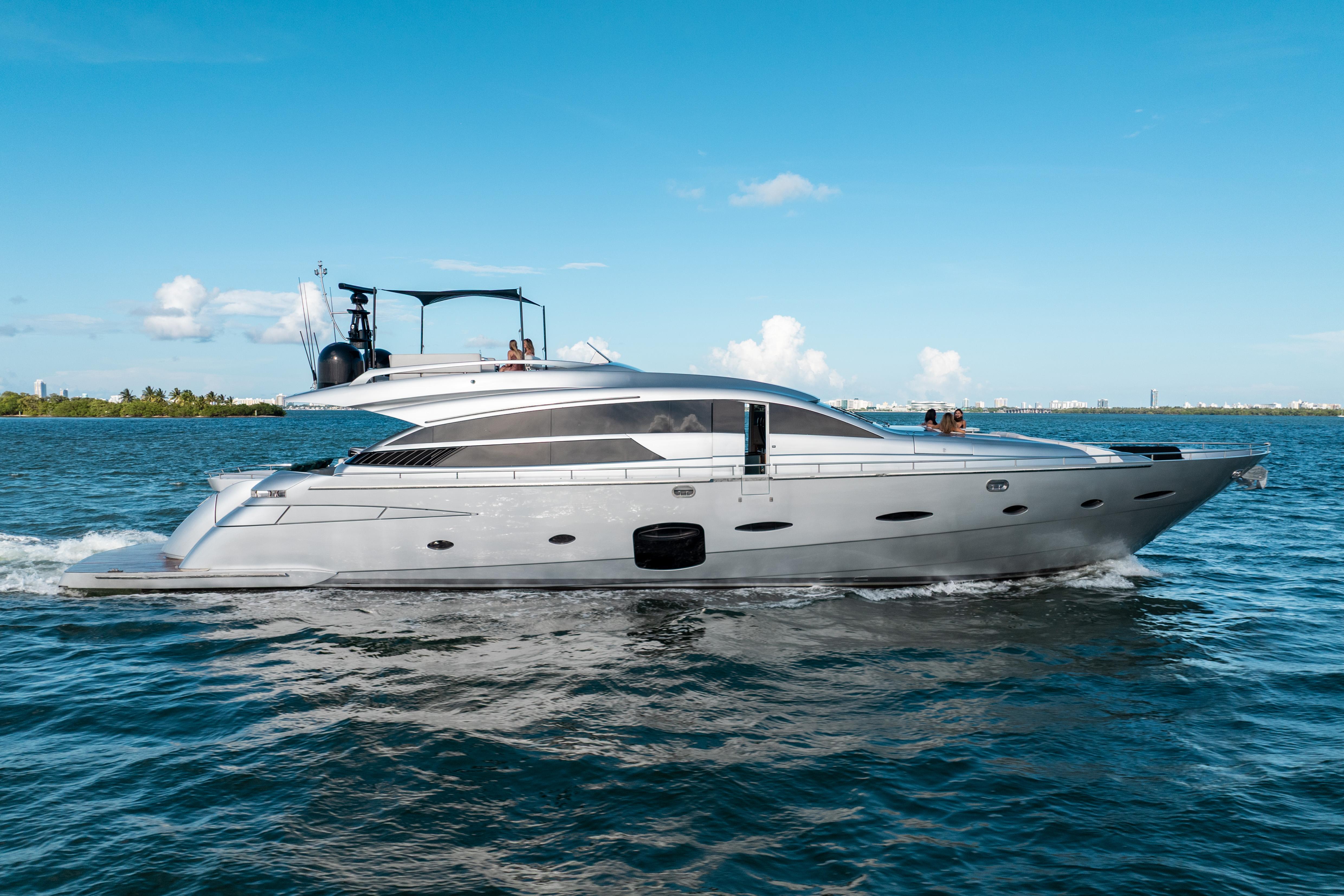 2012 Pershing 92
