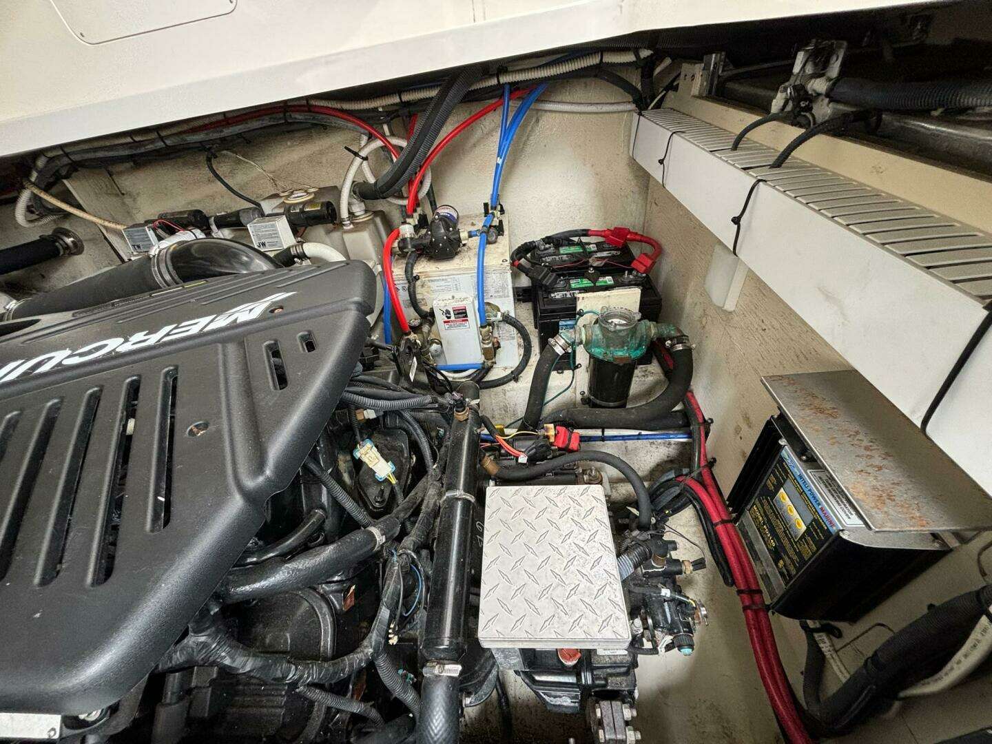 2009 Sea Ray SUNDANCER 350 - Image 49