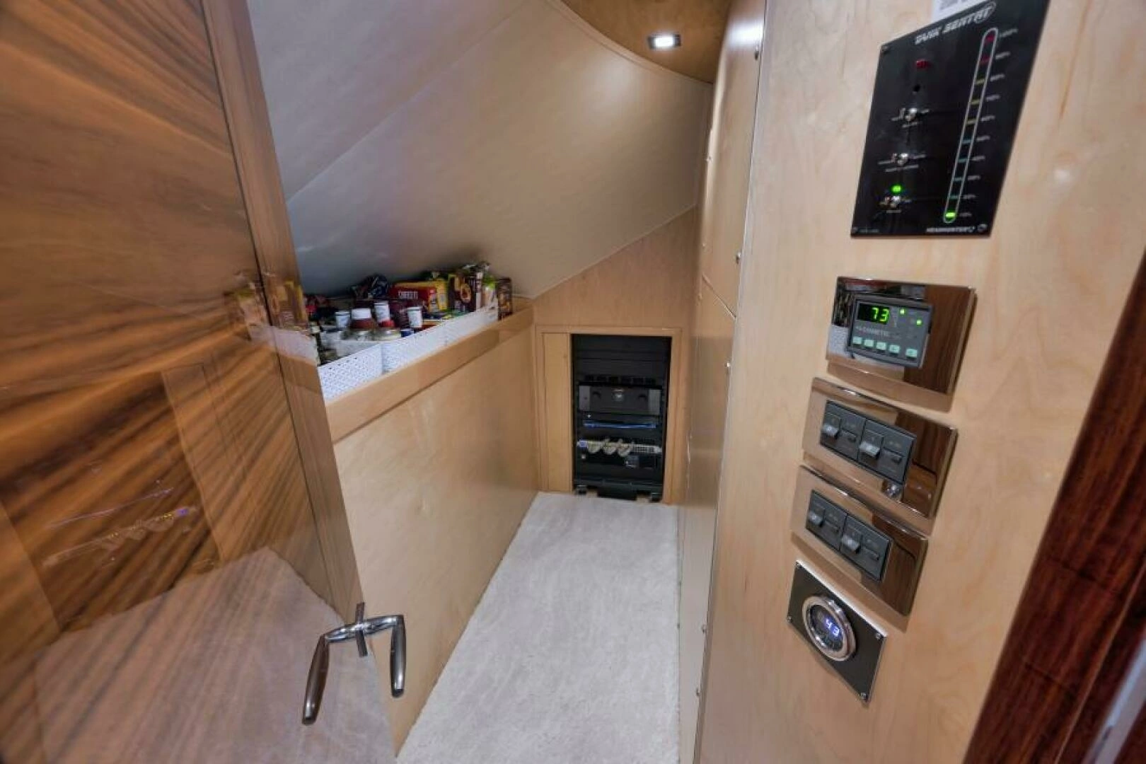 2024 Viking 68 Convertible - Image 23
