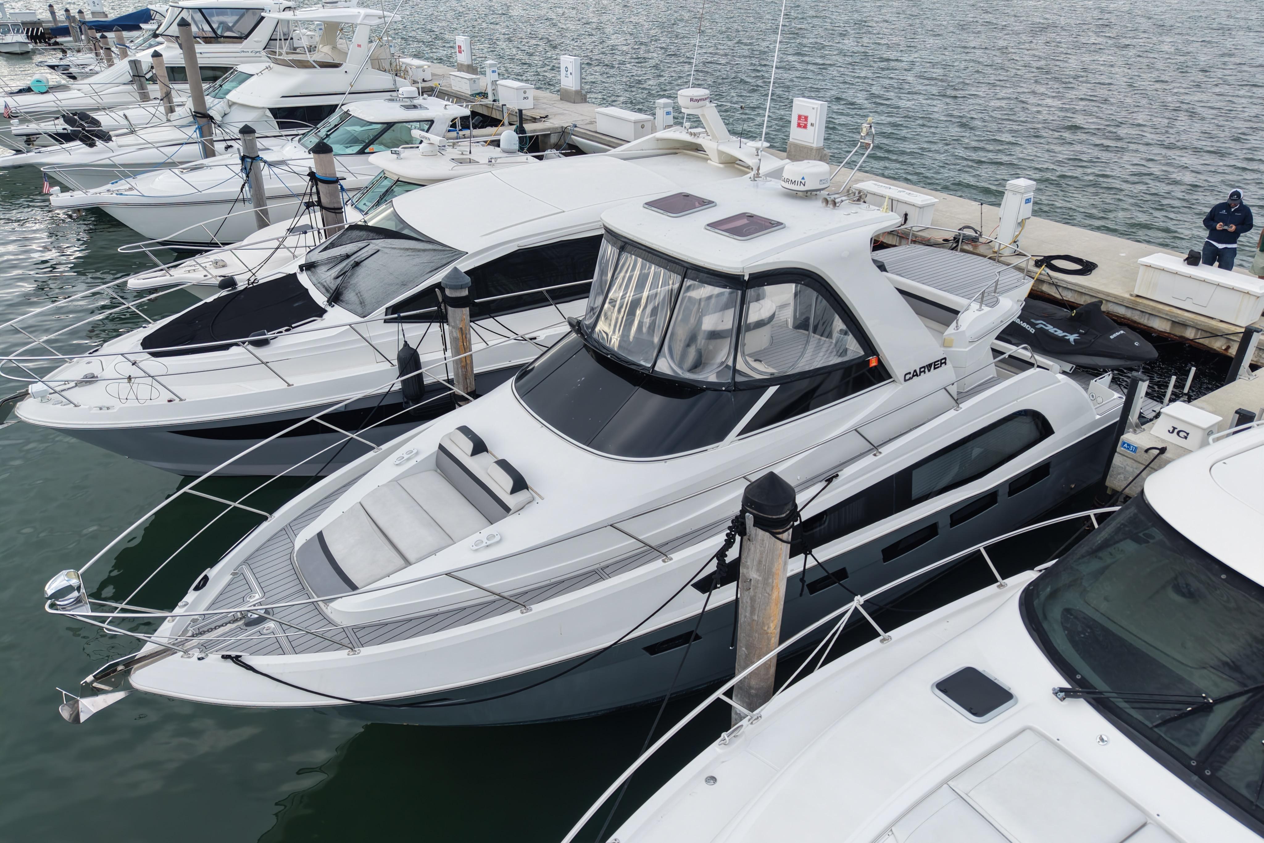 2009 Carver 44 Sojourn