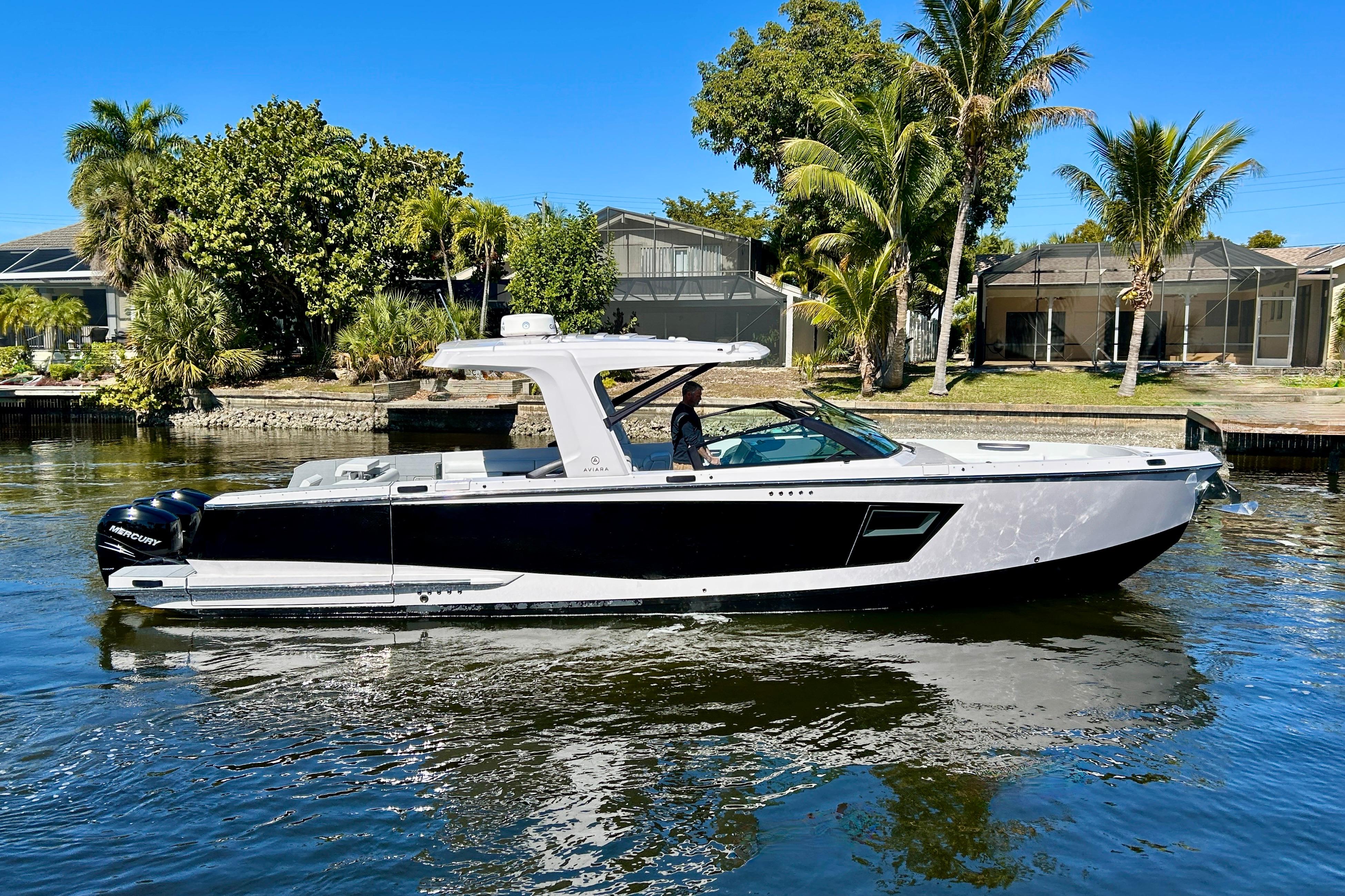 2022 Aviara AV40 OB