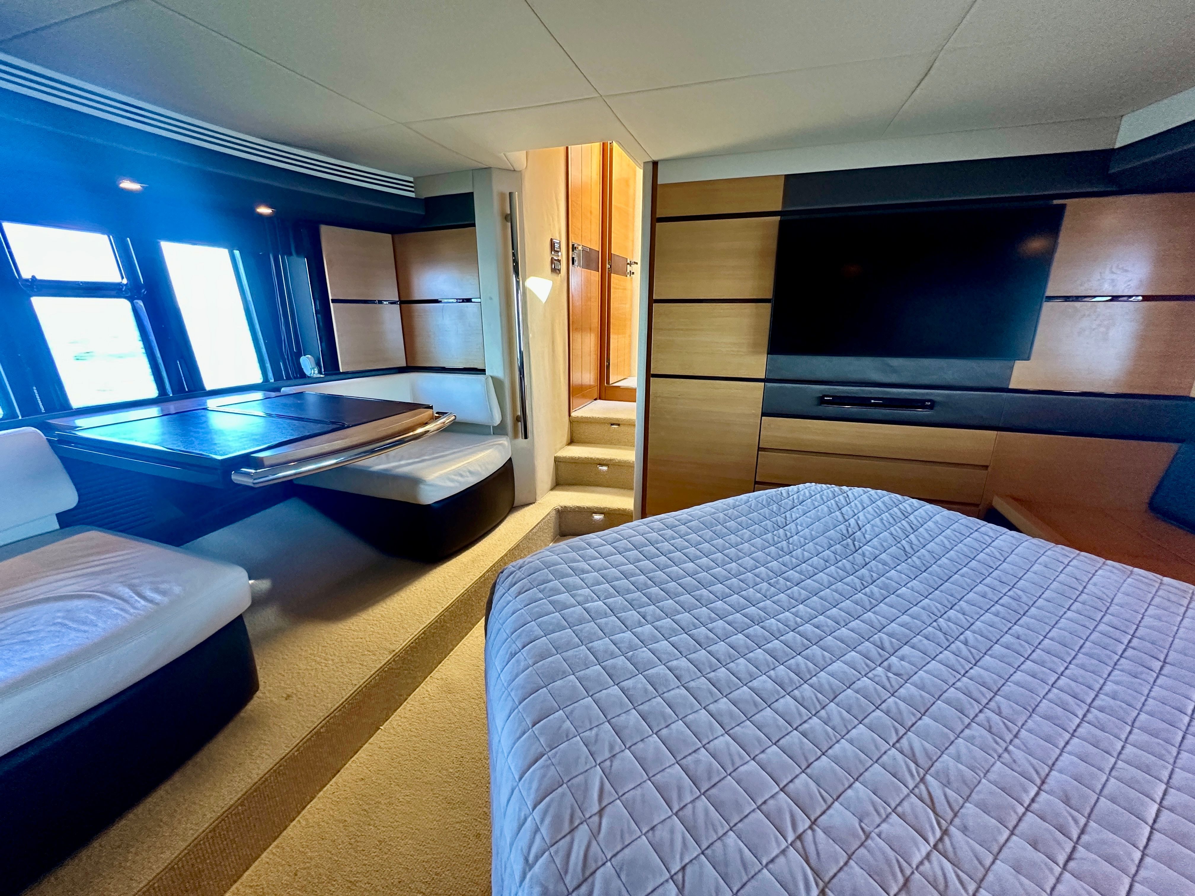 2011 Azimut Flybridge - 32