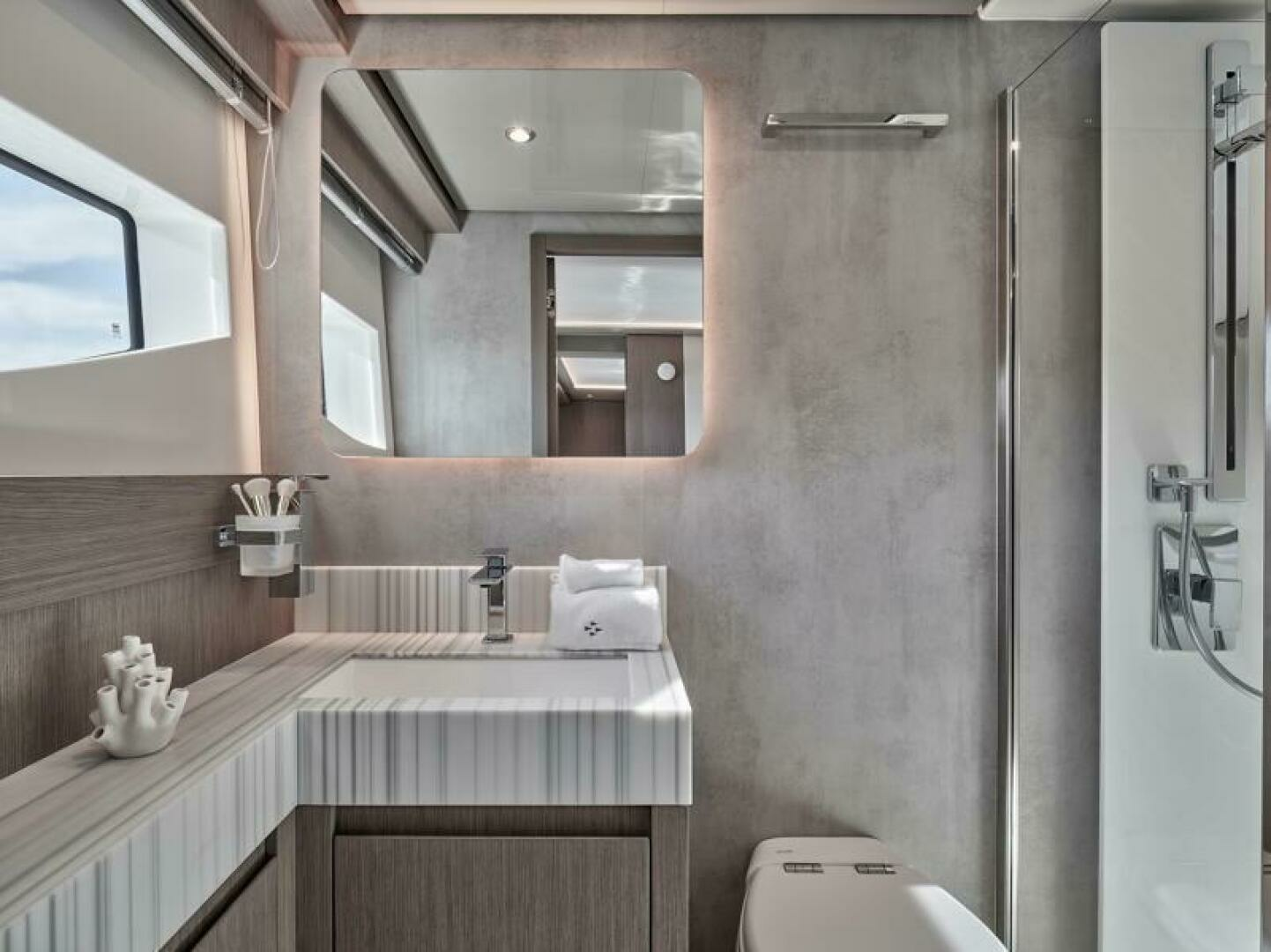 2027 Prestige M8 - Image 44