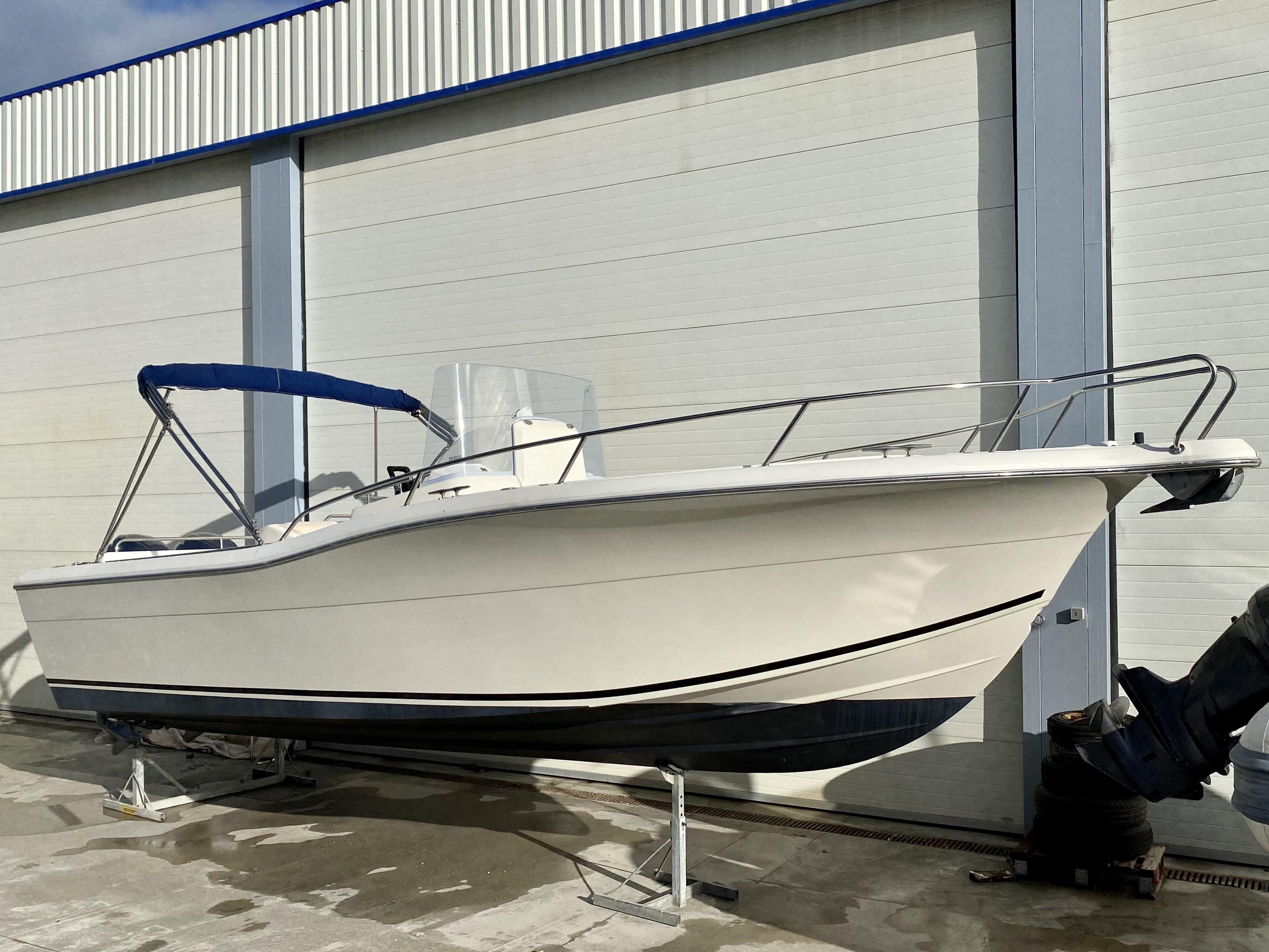 2006 White Shark 265