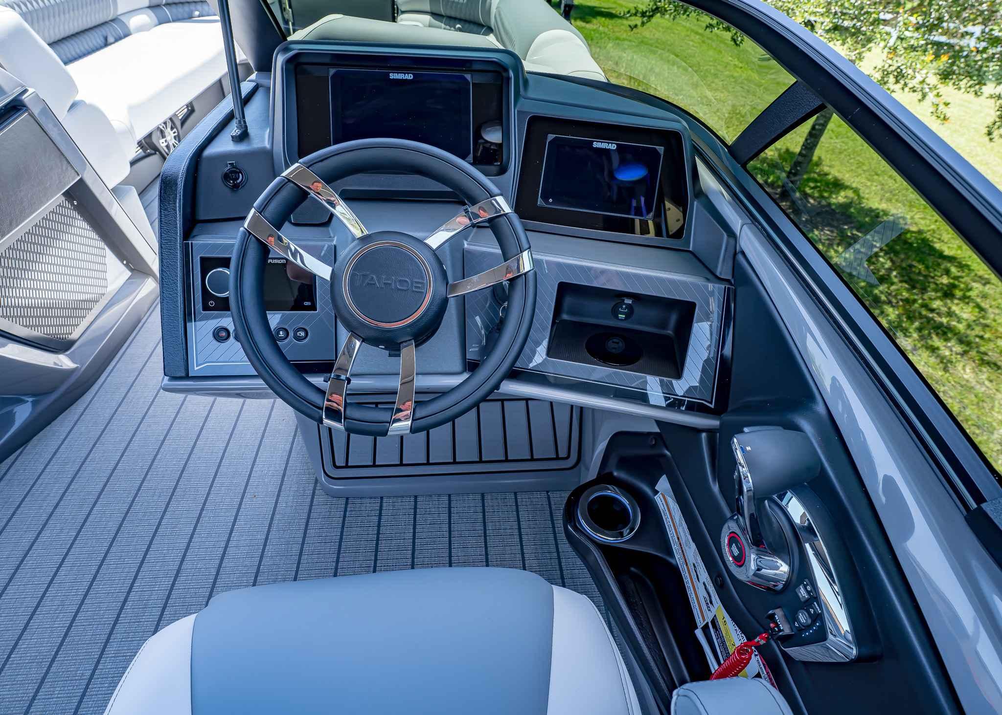 2025 Tahoe Pontoon Grand Tahoe LTD Elite Windshield - 26