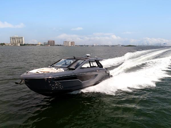 2023 Cruisers Yachts 42 GLS OB - 46