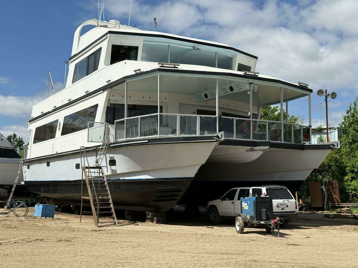 2018 Avenger Luxury Catamaran Coastal Cruiser - Image 42