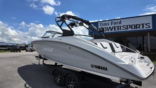 2024 Yamaha Boats 252XE - 3
