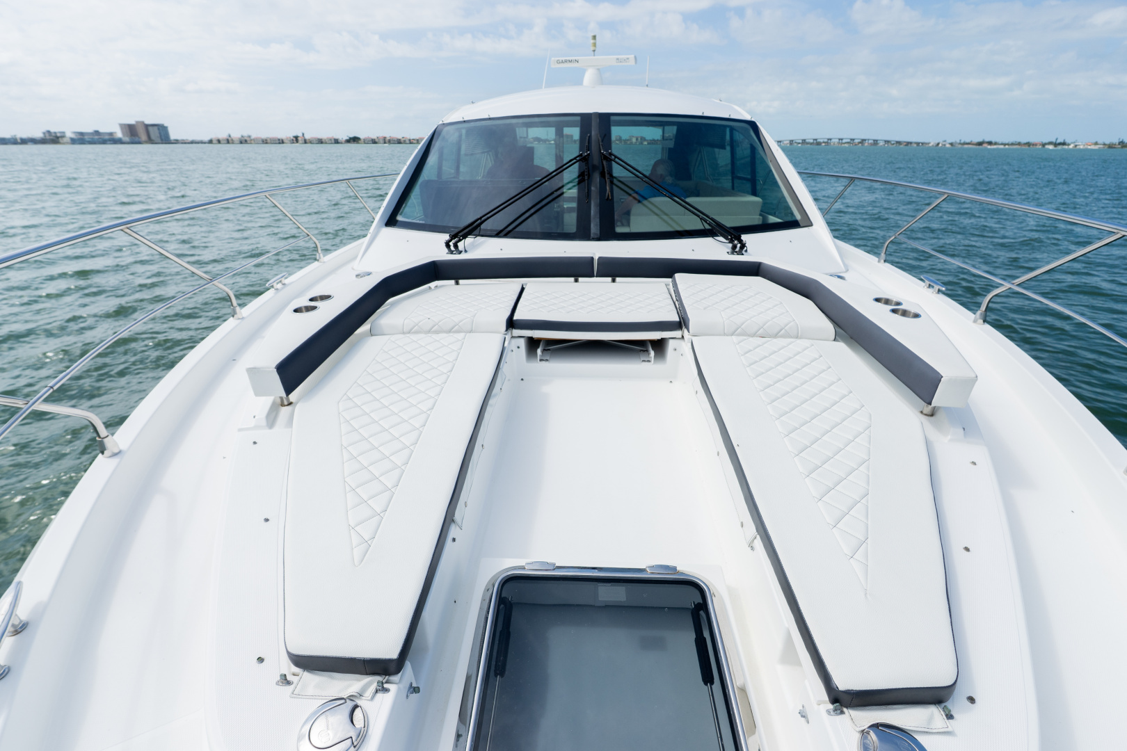 2018 Cruisers Yachts 50 CANTIUS - Image 31