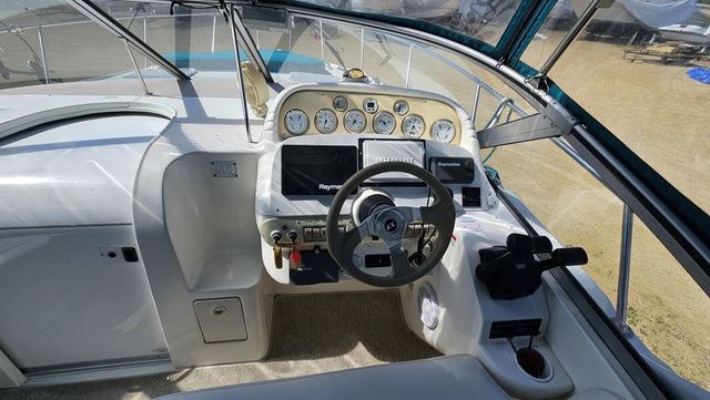 2000 Larson Cabrio 330 - 12