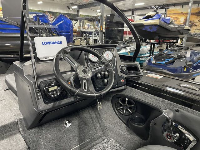 2026 Tracker Targa™ V-19 Combo - 64