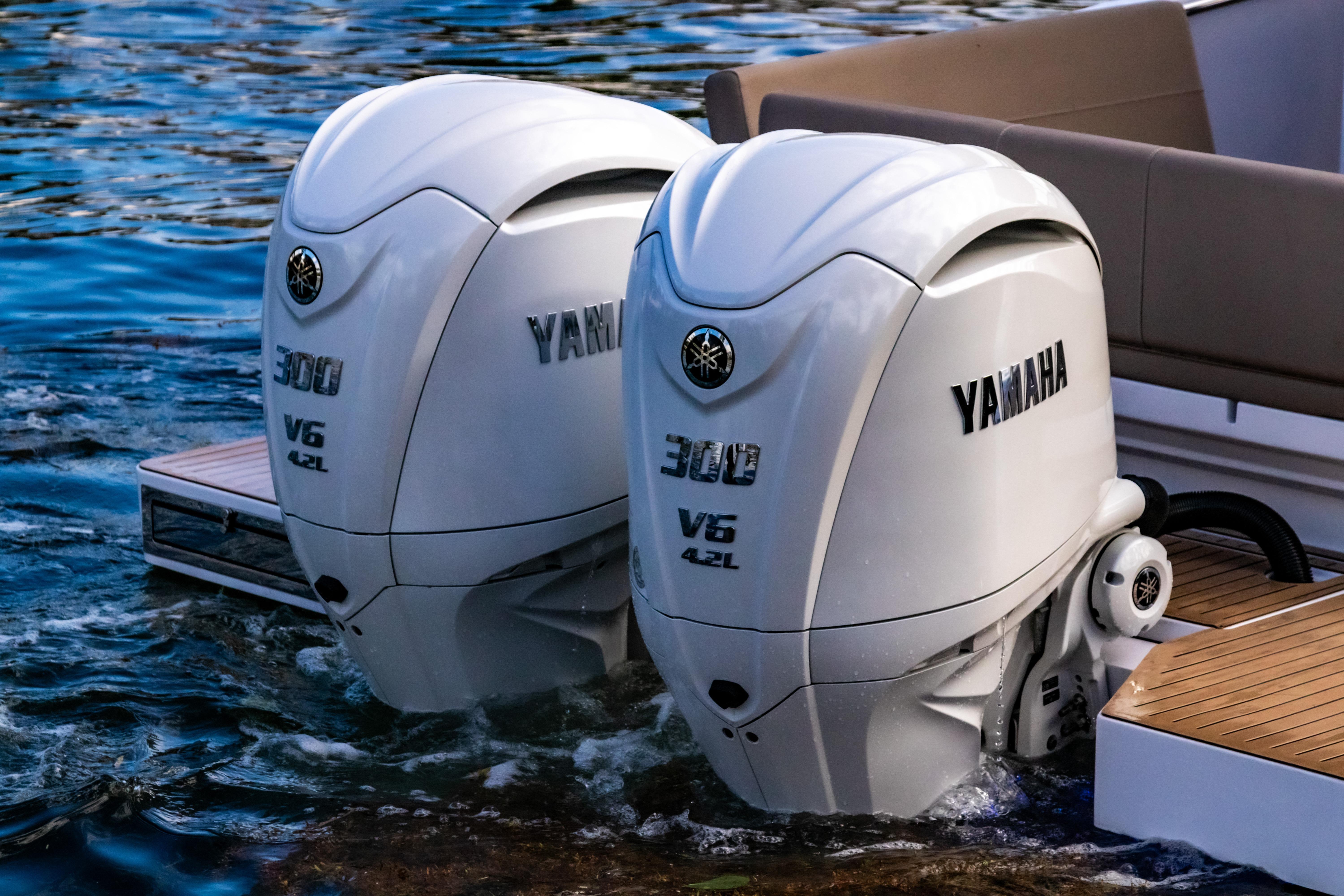 Two Yamaha 300 V6 outboard engines on a STERK 31 boat, 2025 model.