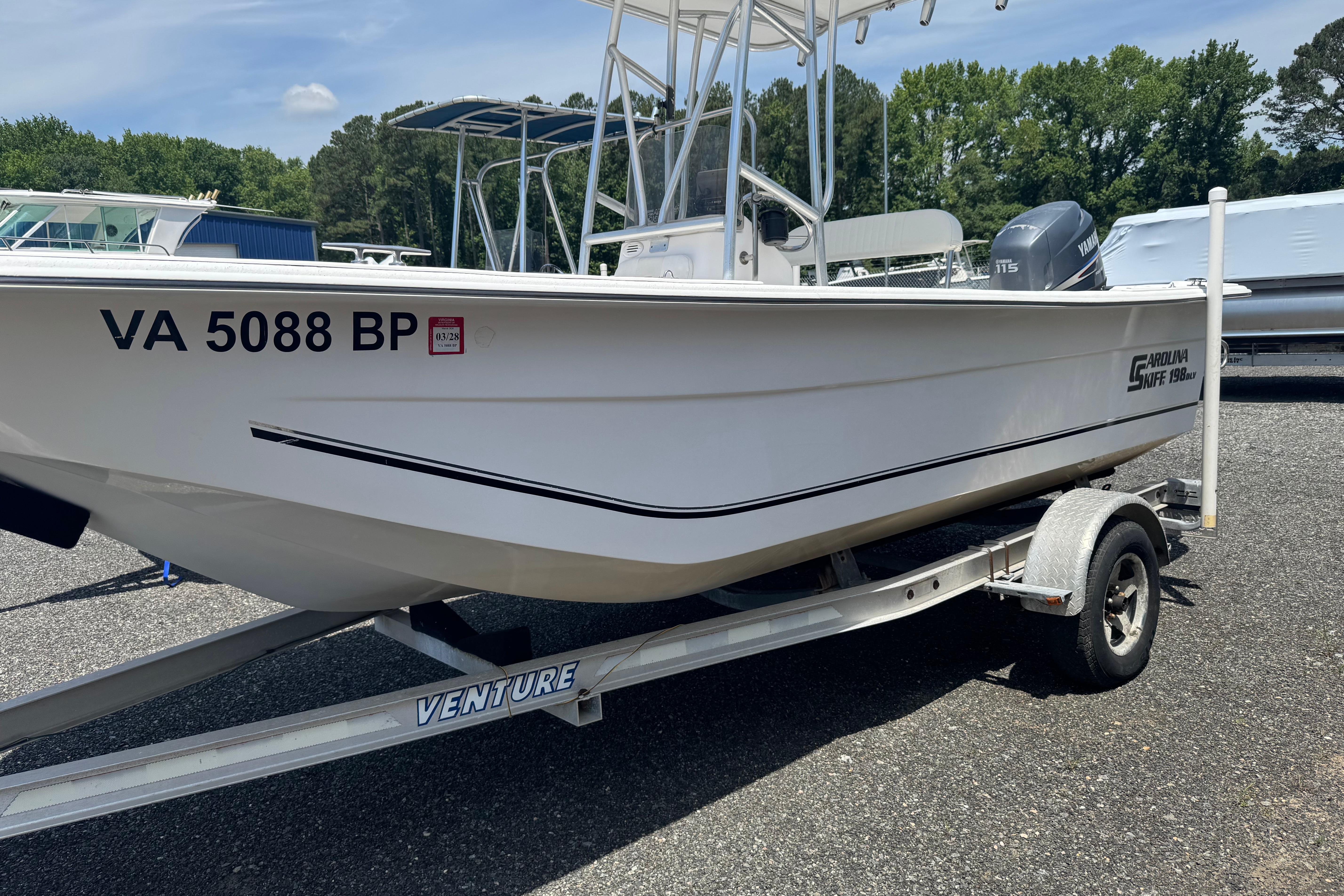 2010 Carolina Skiff 198 DLV