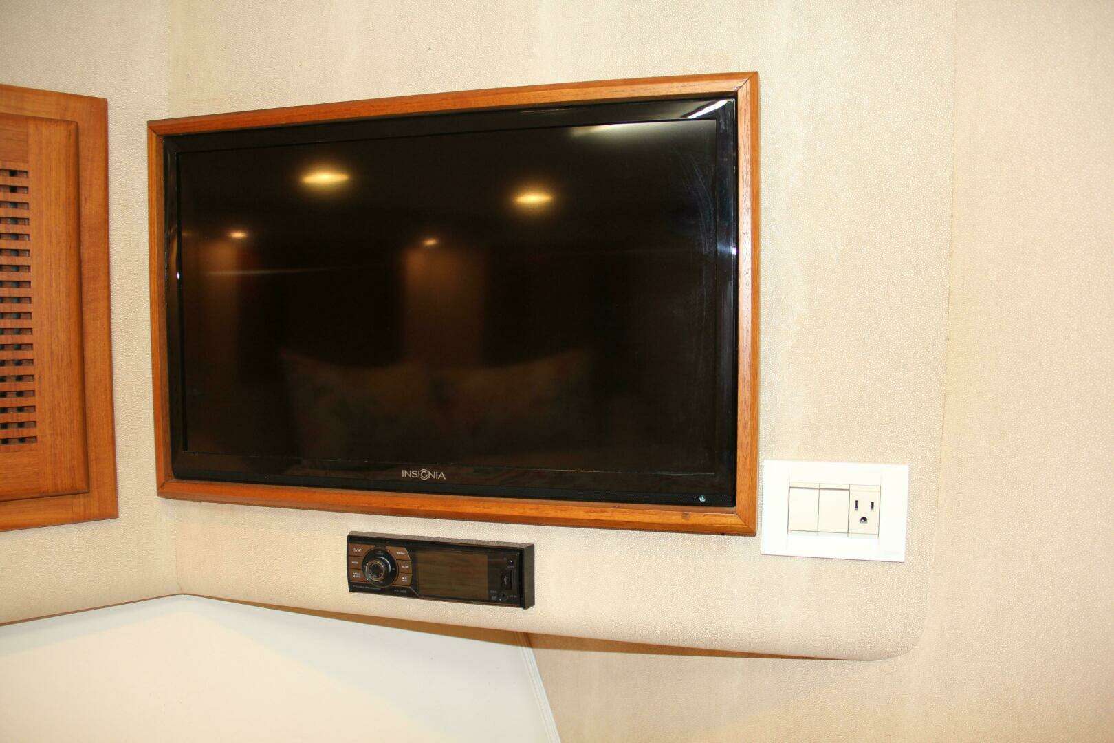 2004 Cabo 48 Flybridge - Image 22