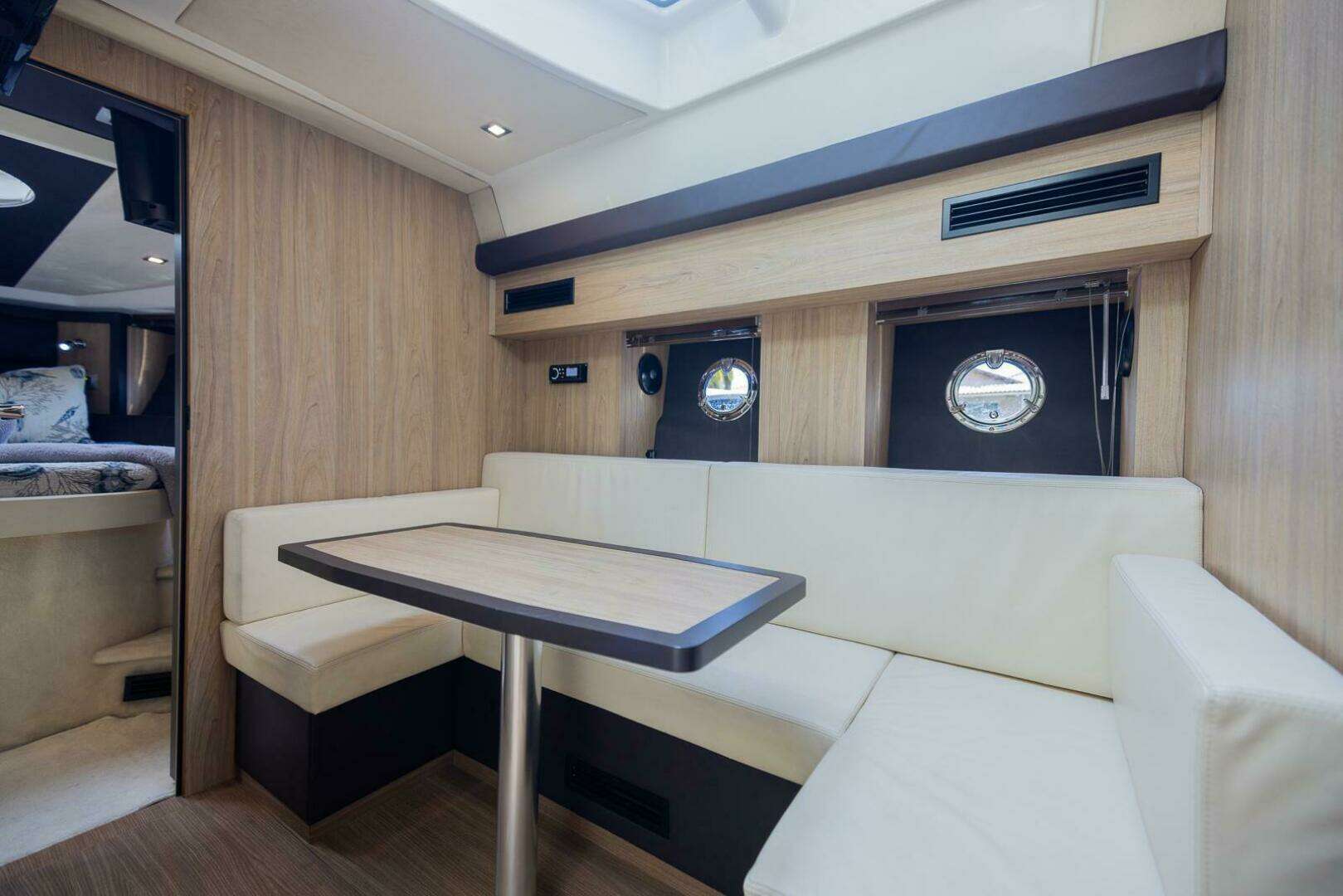 2014 Cranchi M 44 HT - Image 21