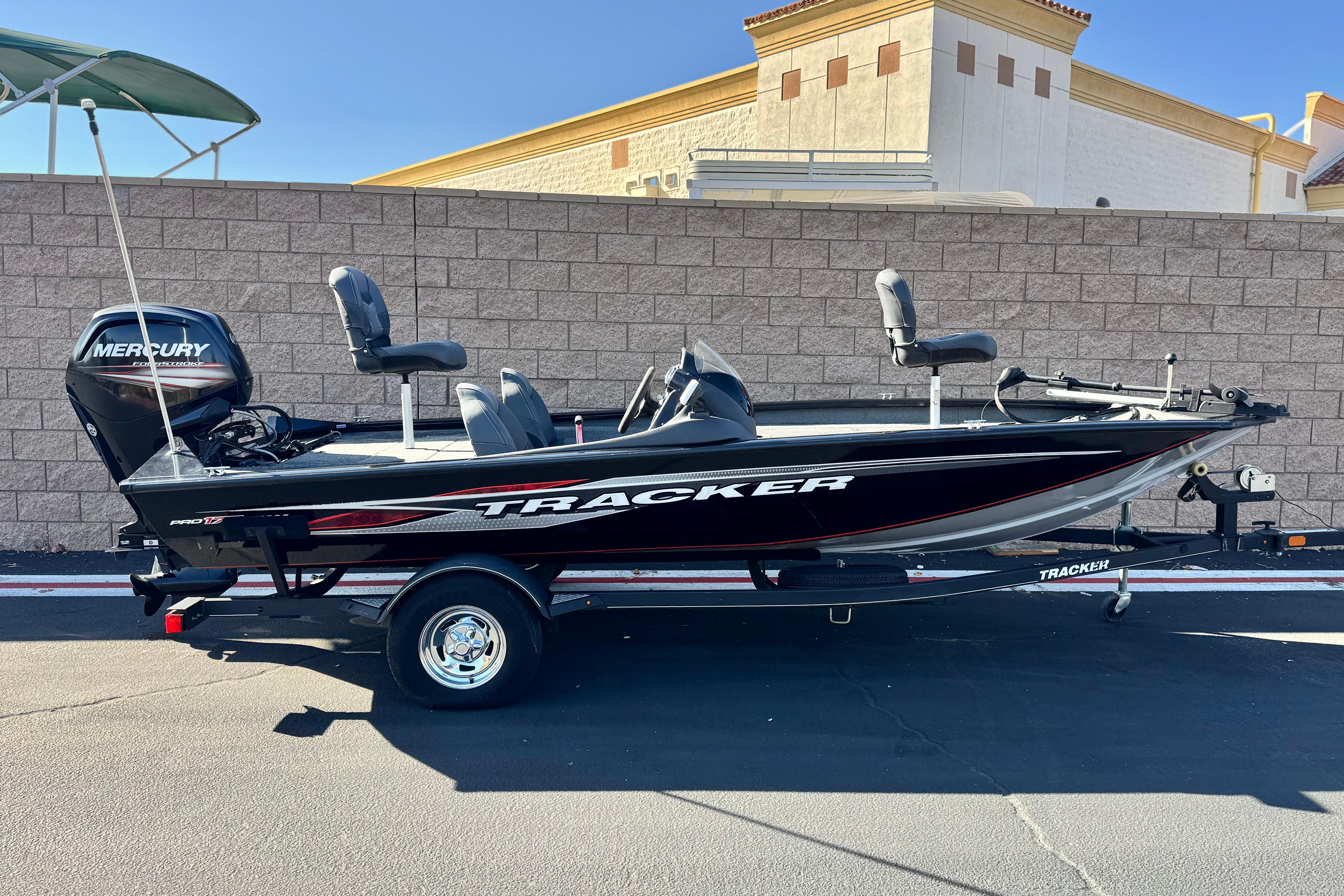 2019 Tracker Pro Team 175