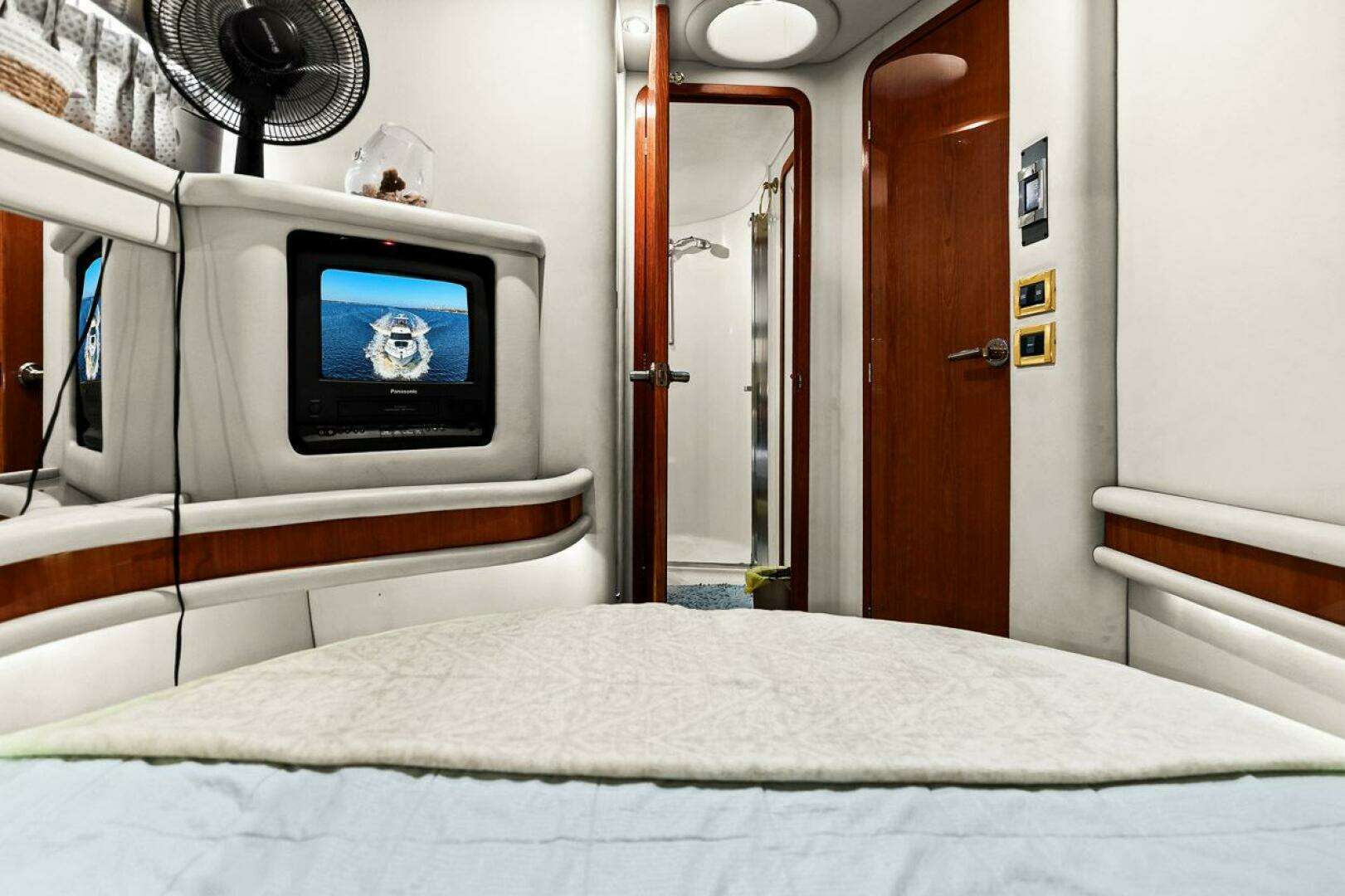 1998 Sea Ray 480 Sedan Bridge - Image 15