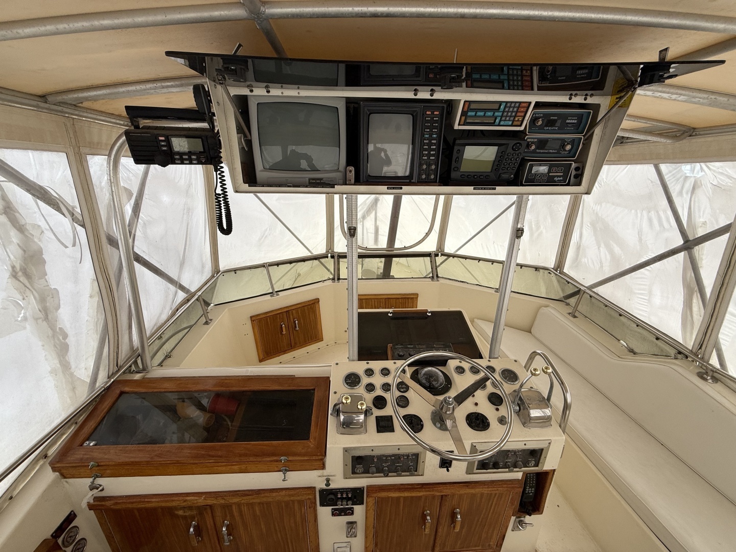 1979 Hatteras — - Image 16