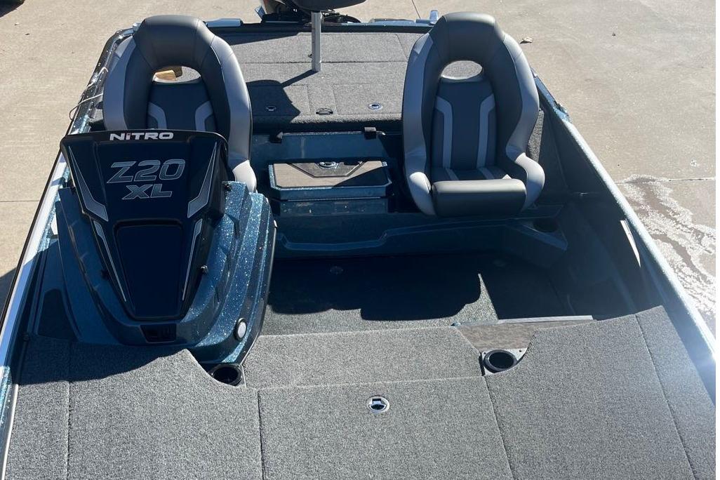 2025 Nitro Z20 XL Pro boat interior with dual seats and sleek design.