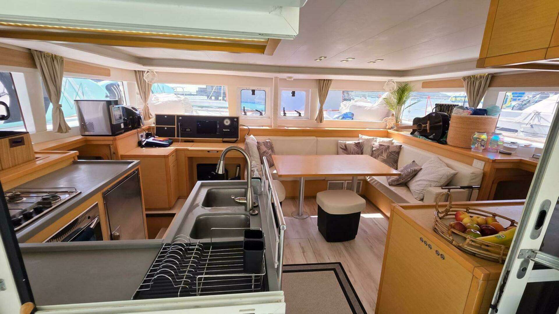 2016 Lagoon 450 - Image 10