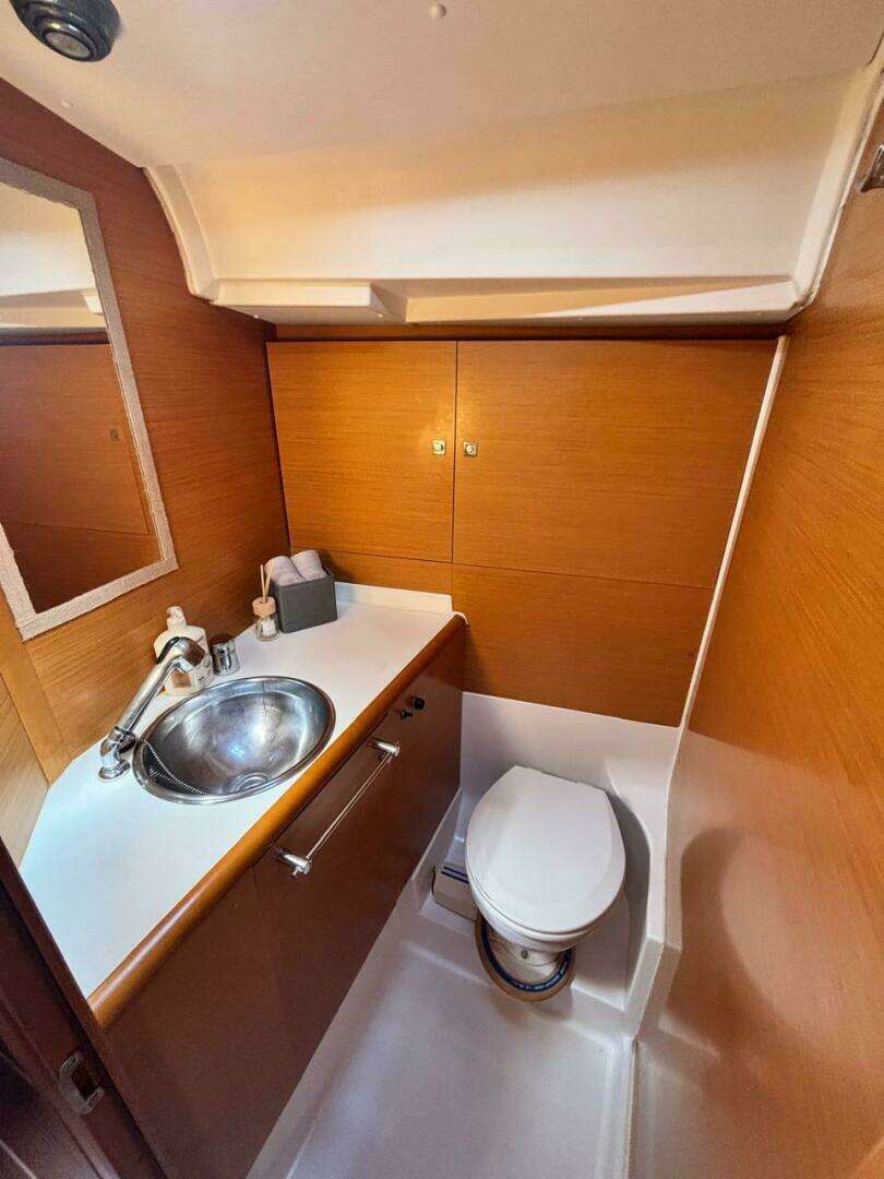 2013 Jeanneau Sun Odyssey 409 - Image 18