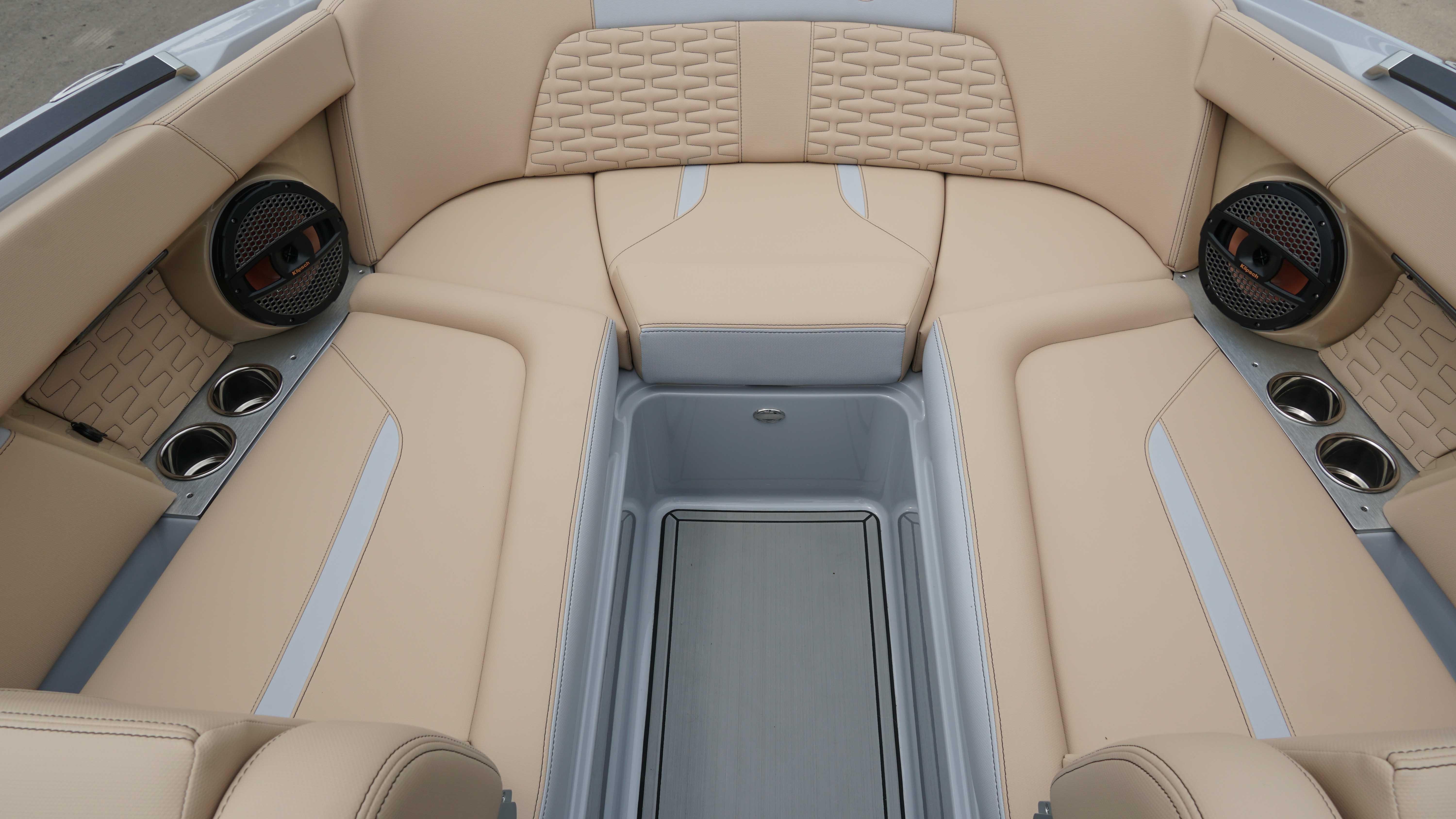 2025 MasterCraft X24 - 20