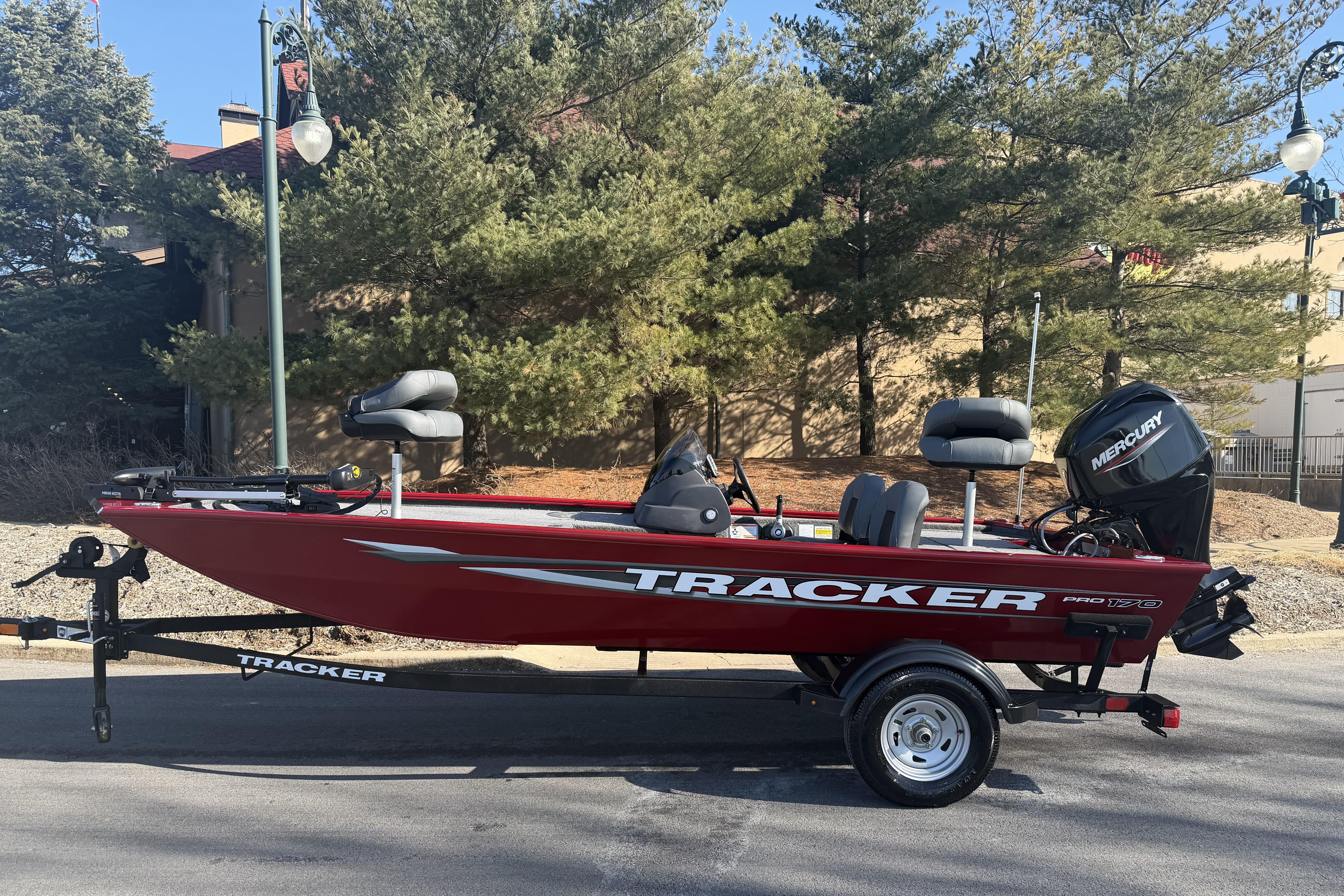2026 Tracker Pro 170