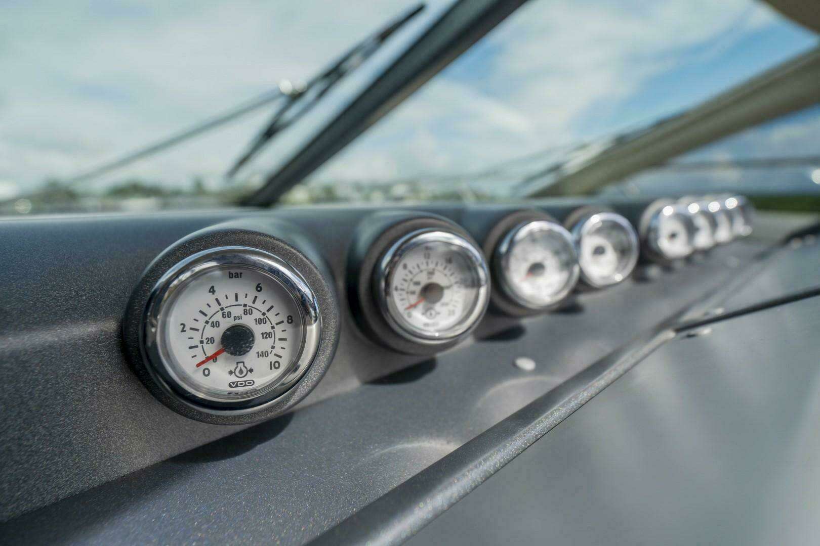 2007 Azimut 68S - Image 30