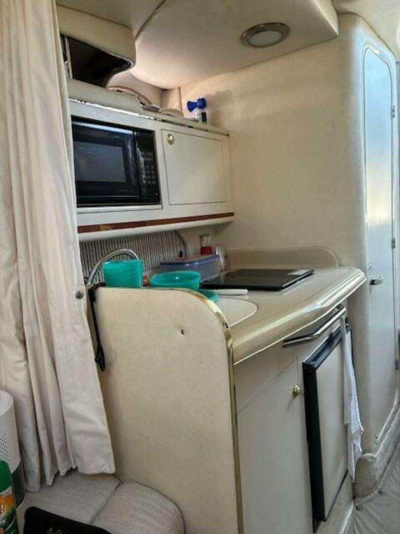 2000 Sea Ray 270 Sundancer - Image 3