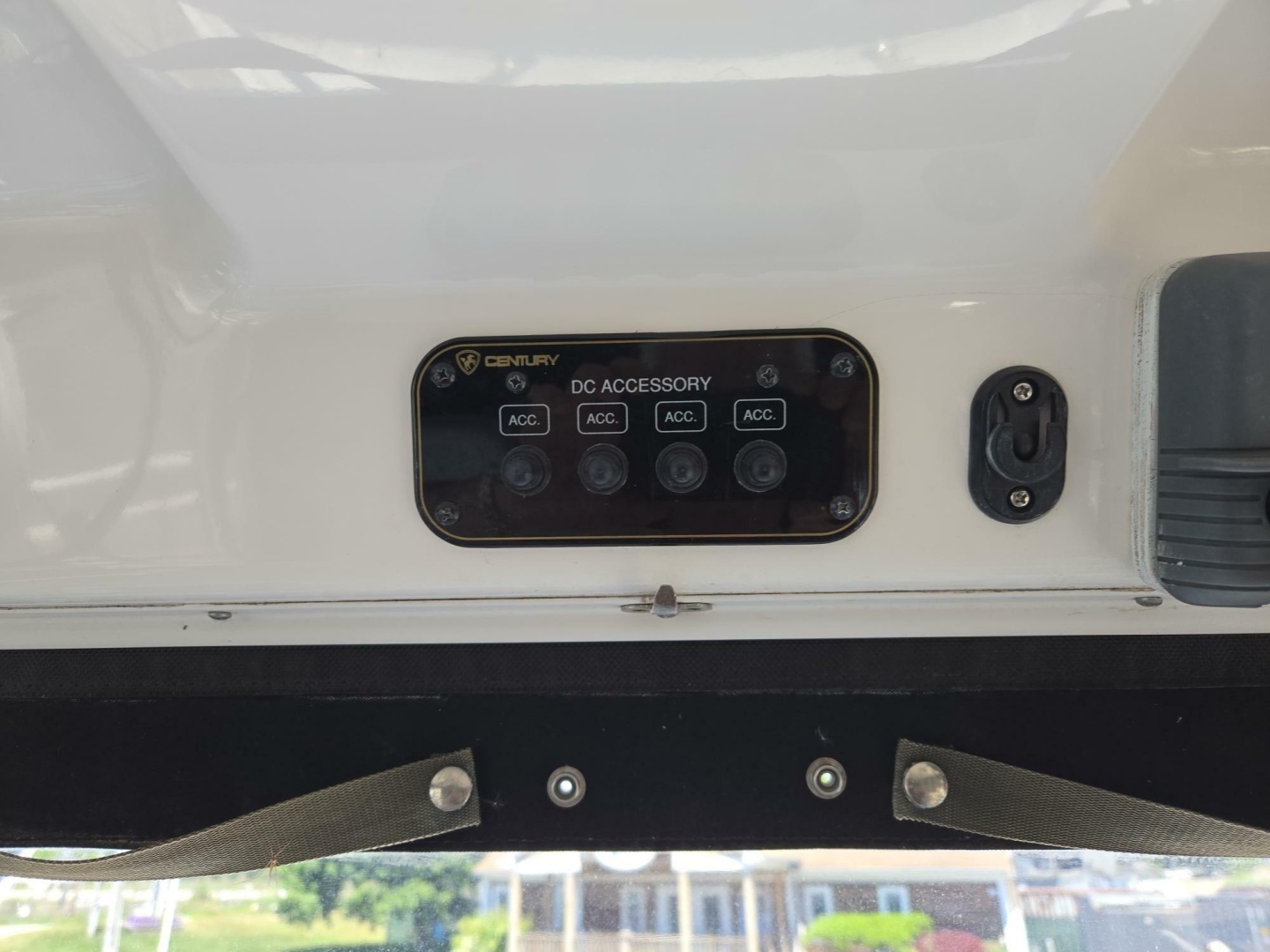 2009 Century 2400 Walkaround - Image 11