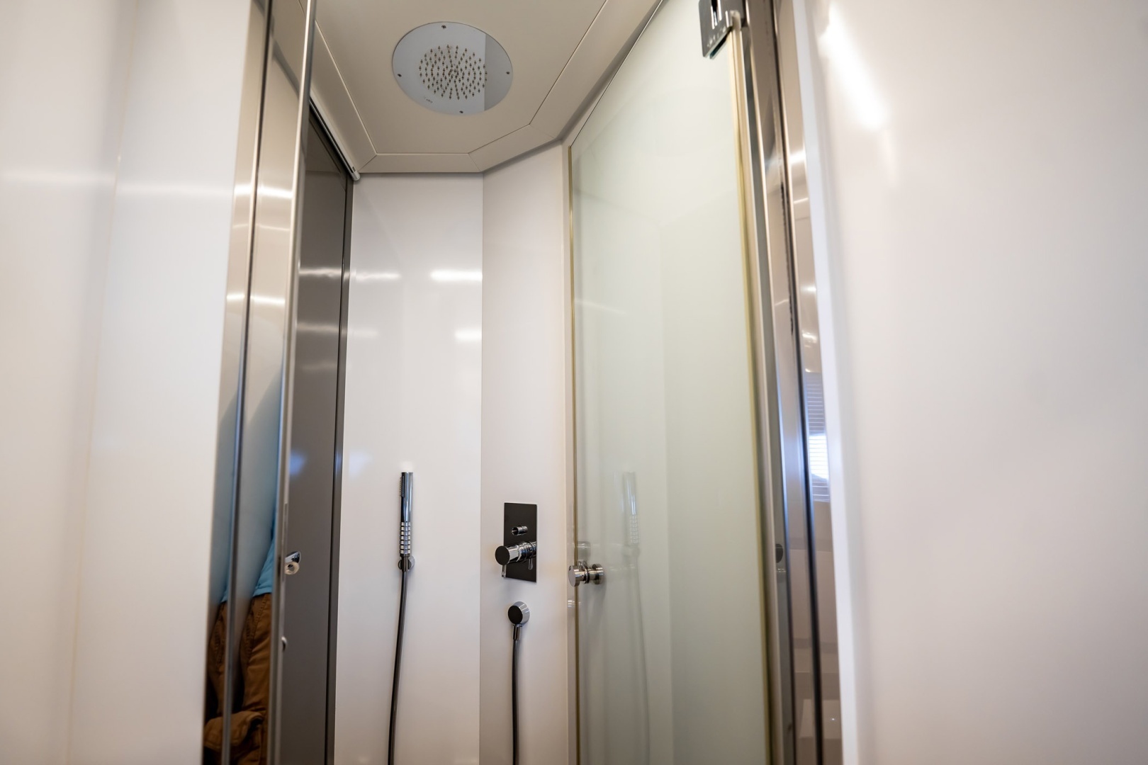 2020 Pershing 62 - Image 9