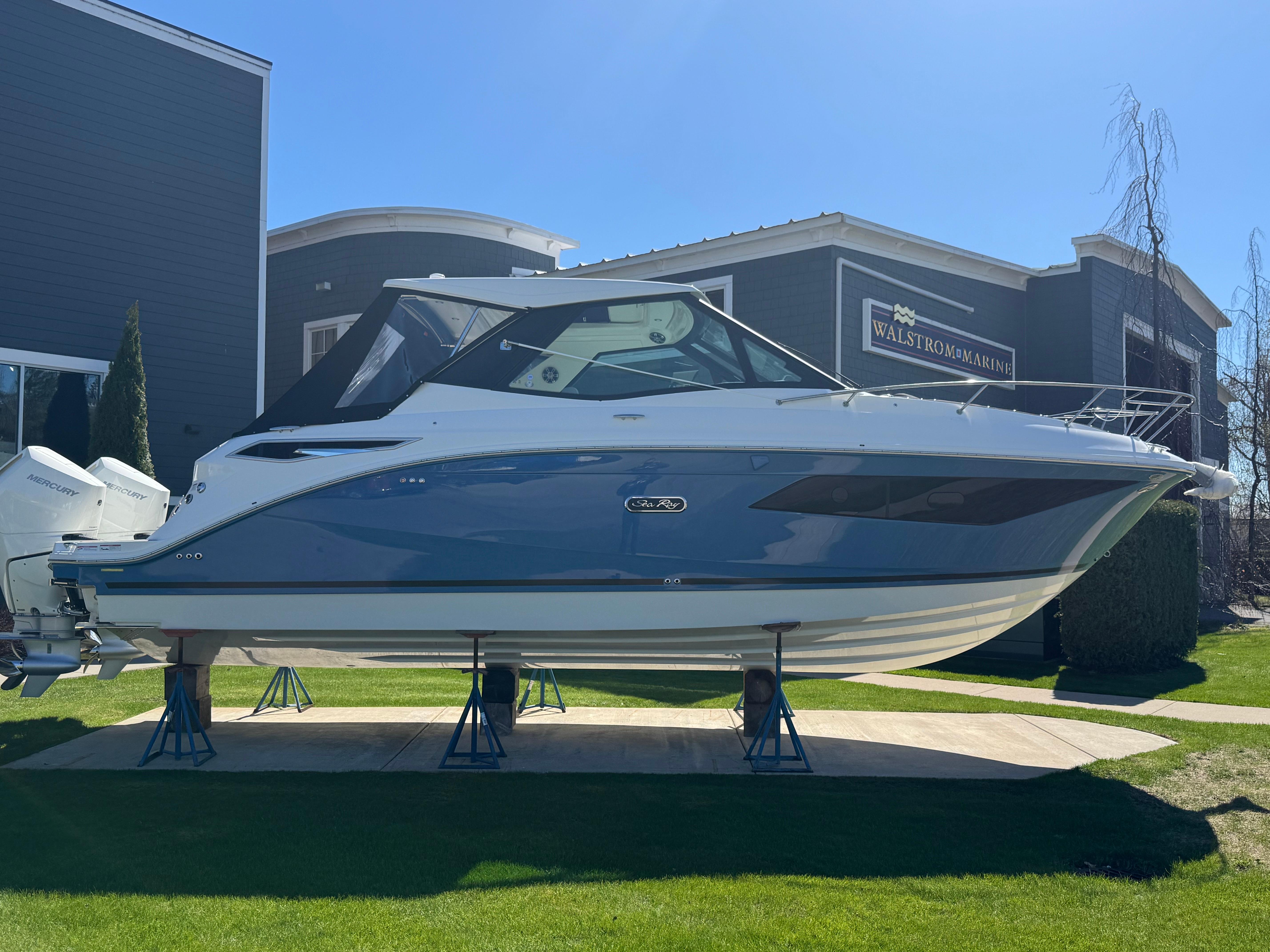 2025 Sea Ray Sundancer 320 Coupe
