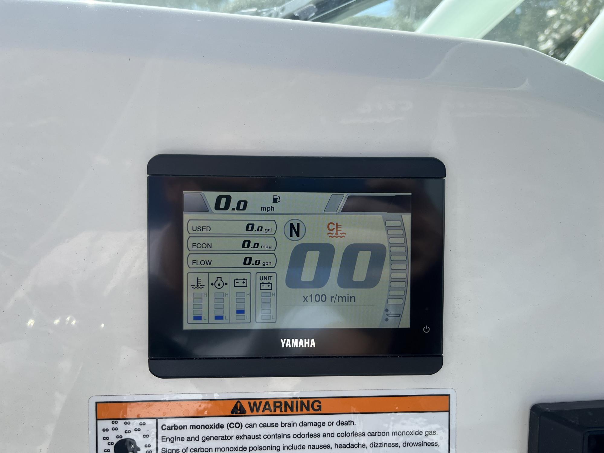 2025 Cobia 240 Dual Console - 17