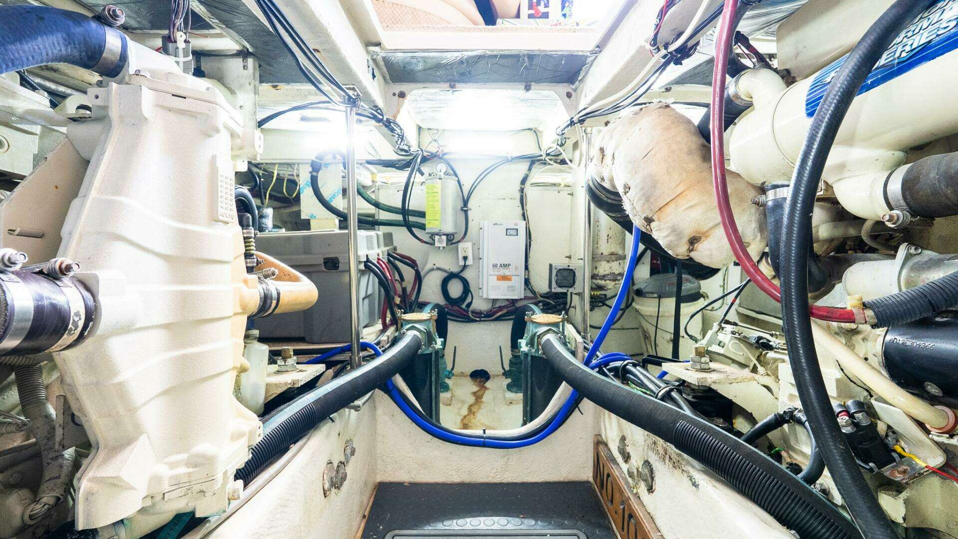 2000 Maxum 4600 SCB - Image 43