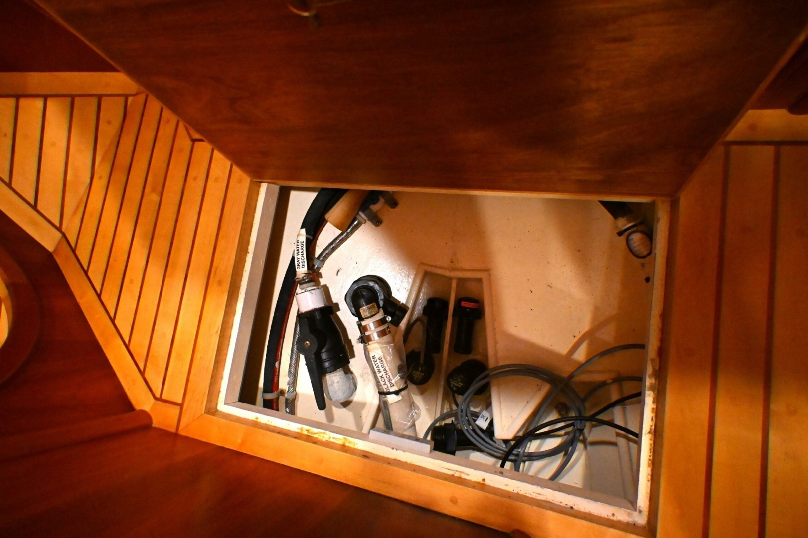 2006 Waterline 50 - Image 70