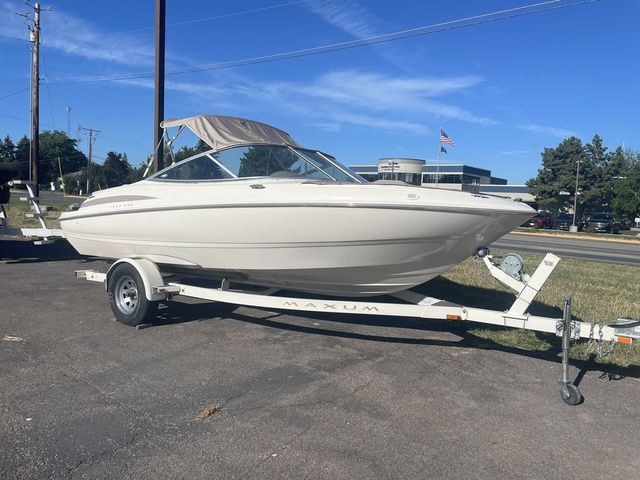 2000 Maxum 19 - 2