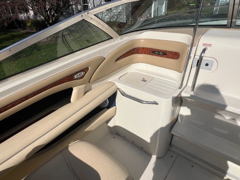 1999 Sea Ray 230 Overnighter - 50