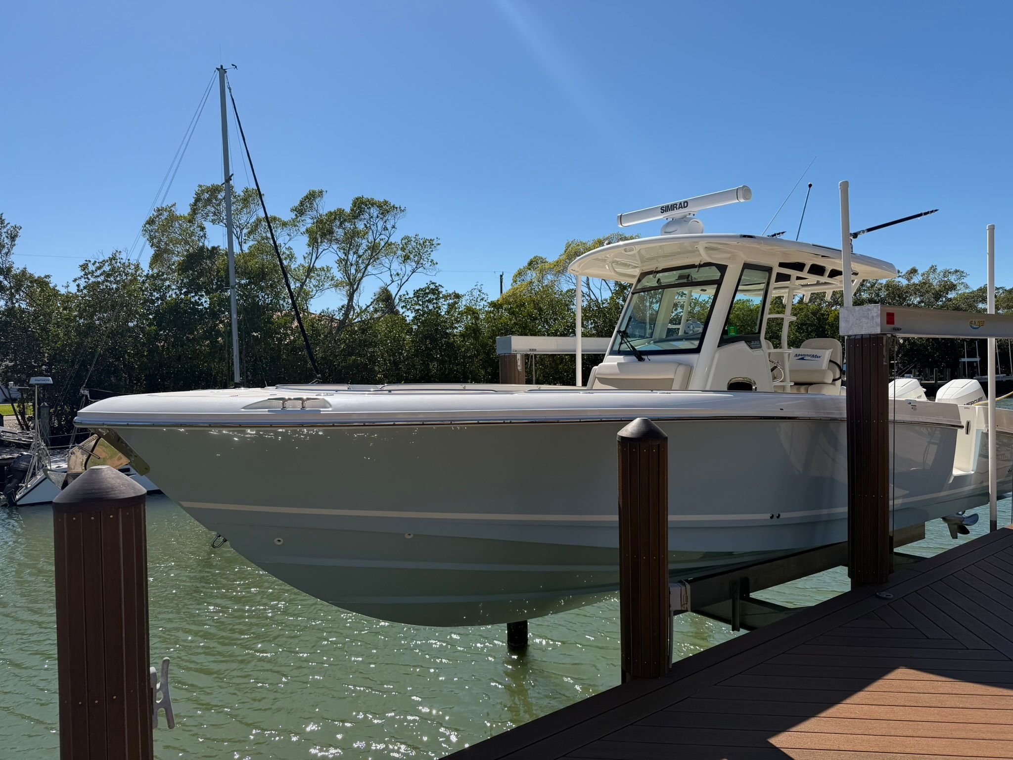 2024 Boston Whaler 330 Outrage