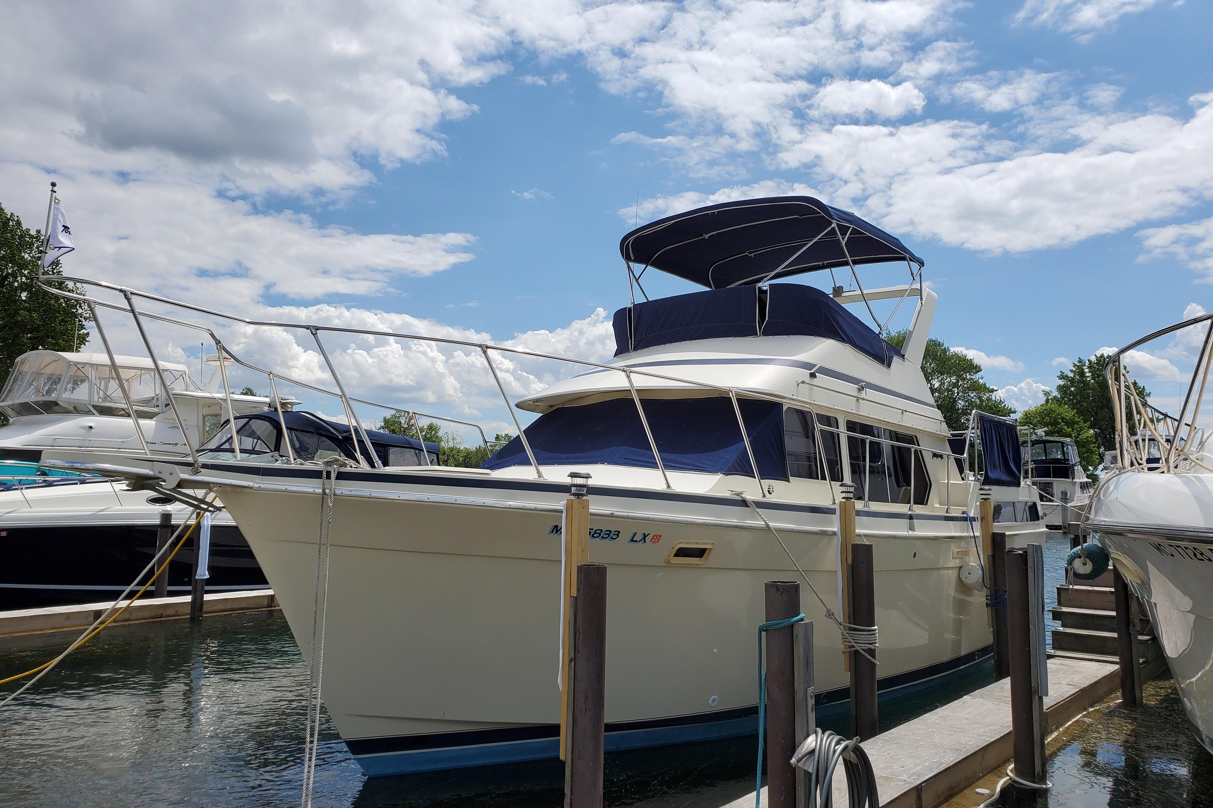 1986 Tollycraft 34 Sundeck Motor Yacht