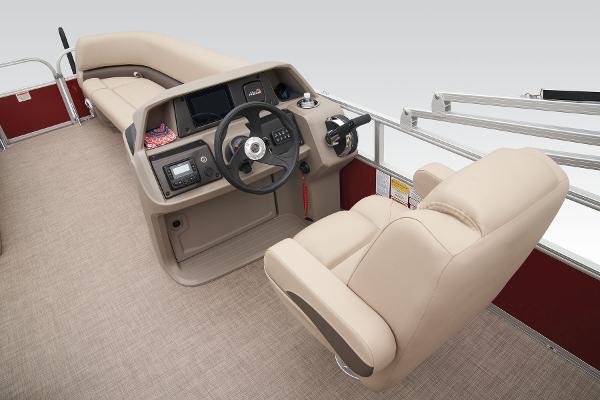 Manufacturer Provided Image: Sun Tracker Party Barge 18 DLX