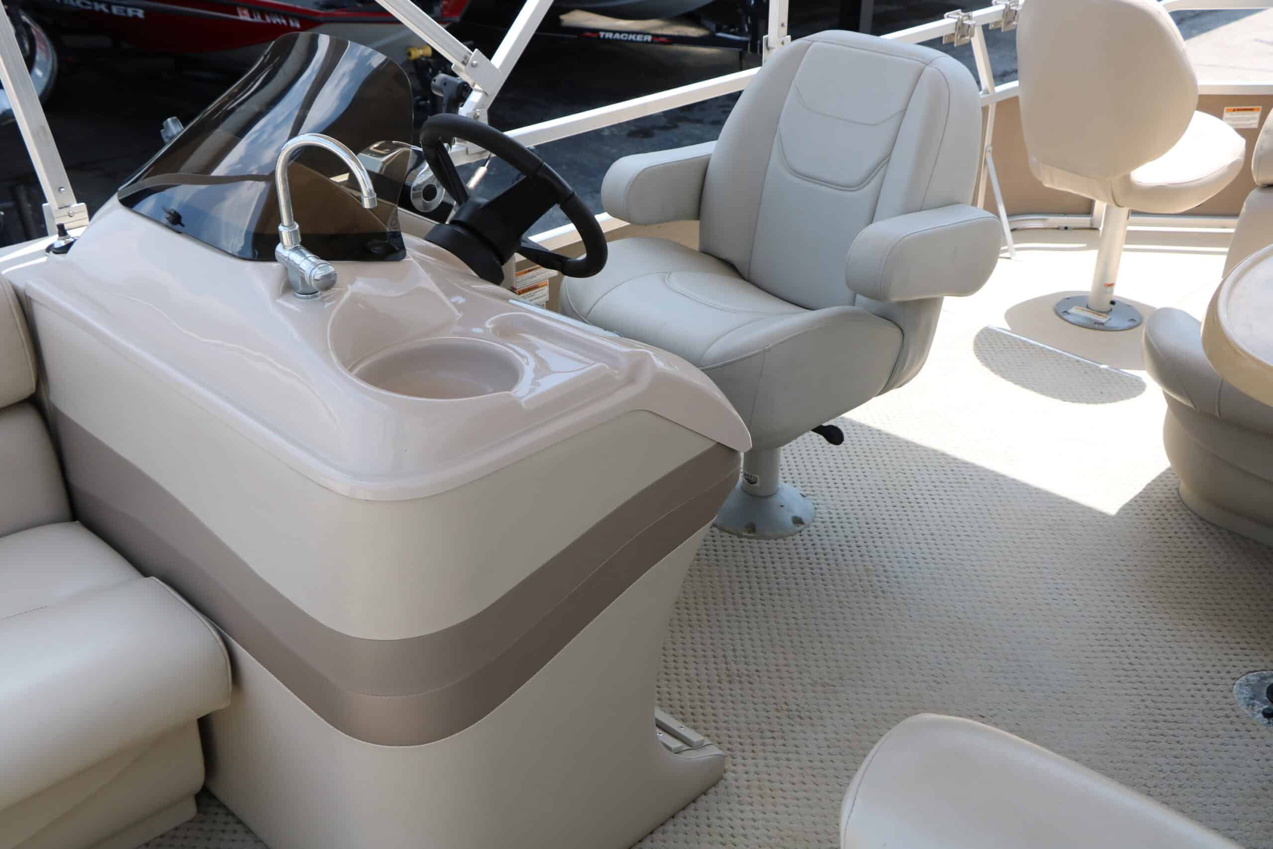 2011 Starcraft Stardeck 226 CRUISE N FISH - 24