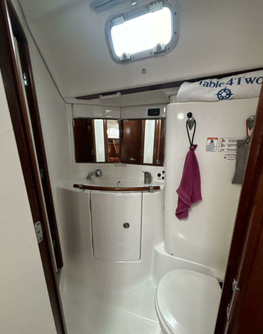2004 Beneteau 423 - Image 26