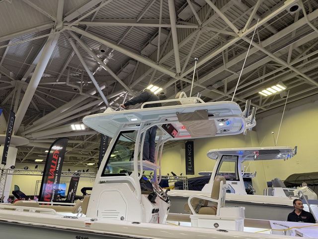 2026 Everglades 253 Center Console - 37