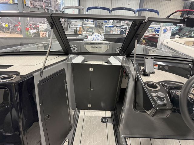 2025 Yamaha Boats 222XD - 17