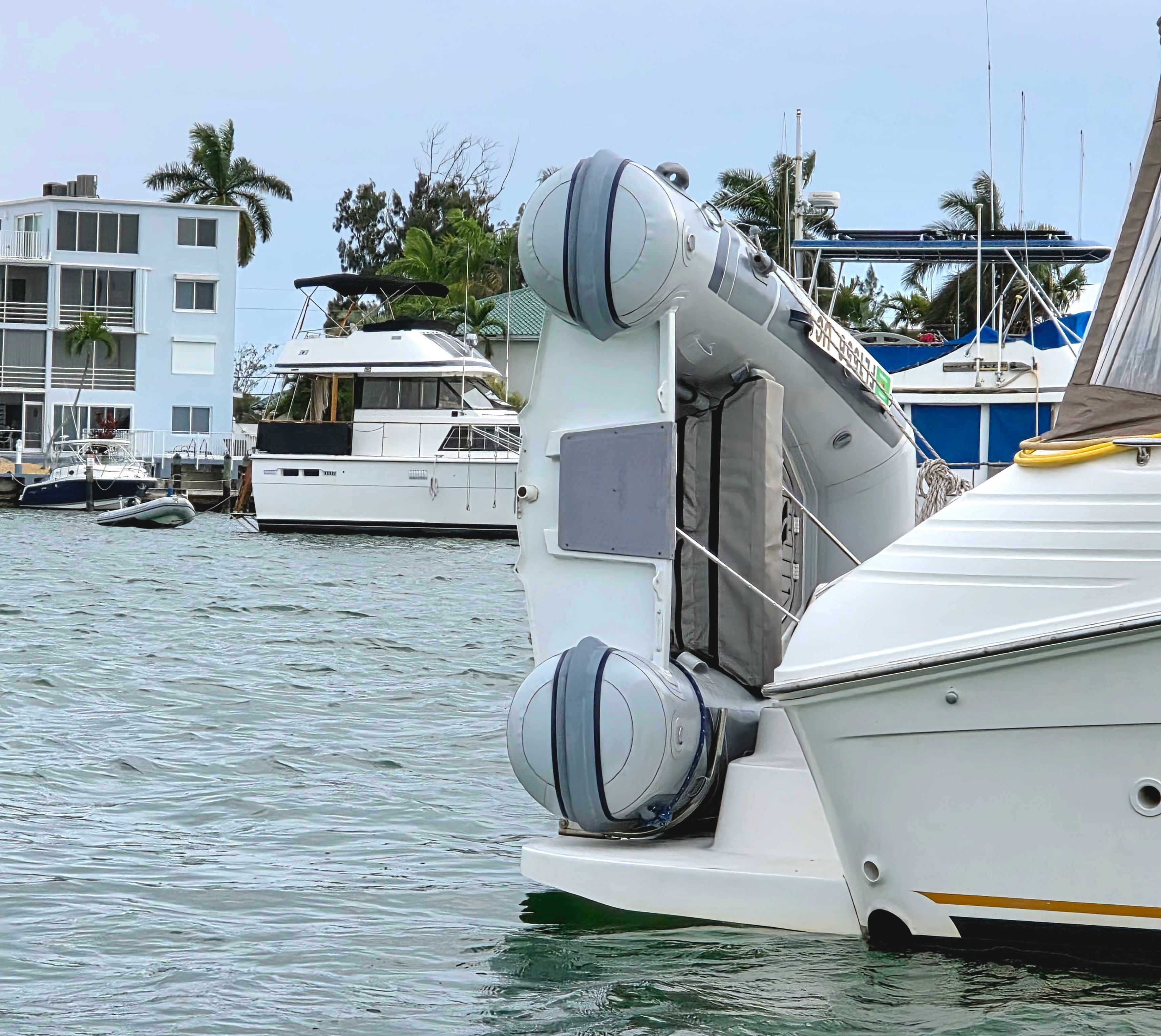 1998 Sea Ray 400 Express Cruiser - 9