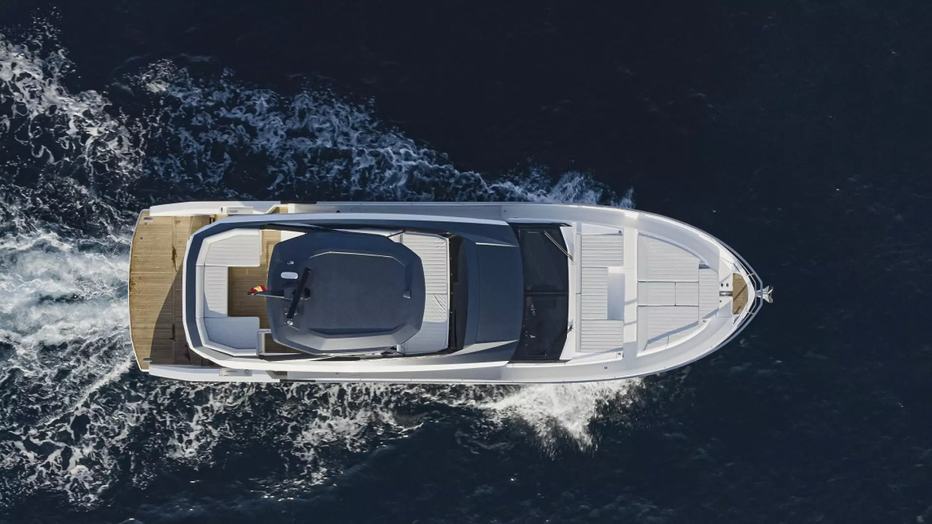 2022 Astondoa As5 - Image 4