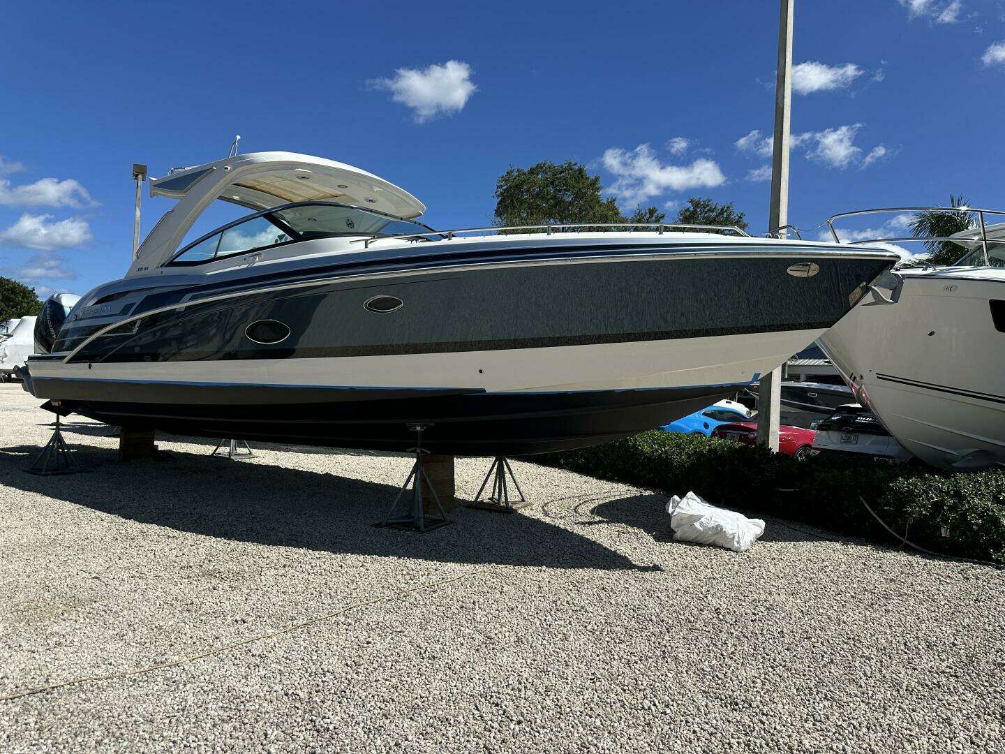 2021 Formula 350 Crossover Bowrider OB - Image 7