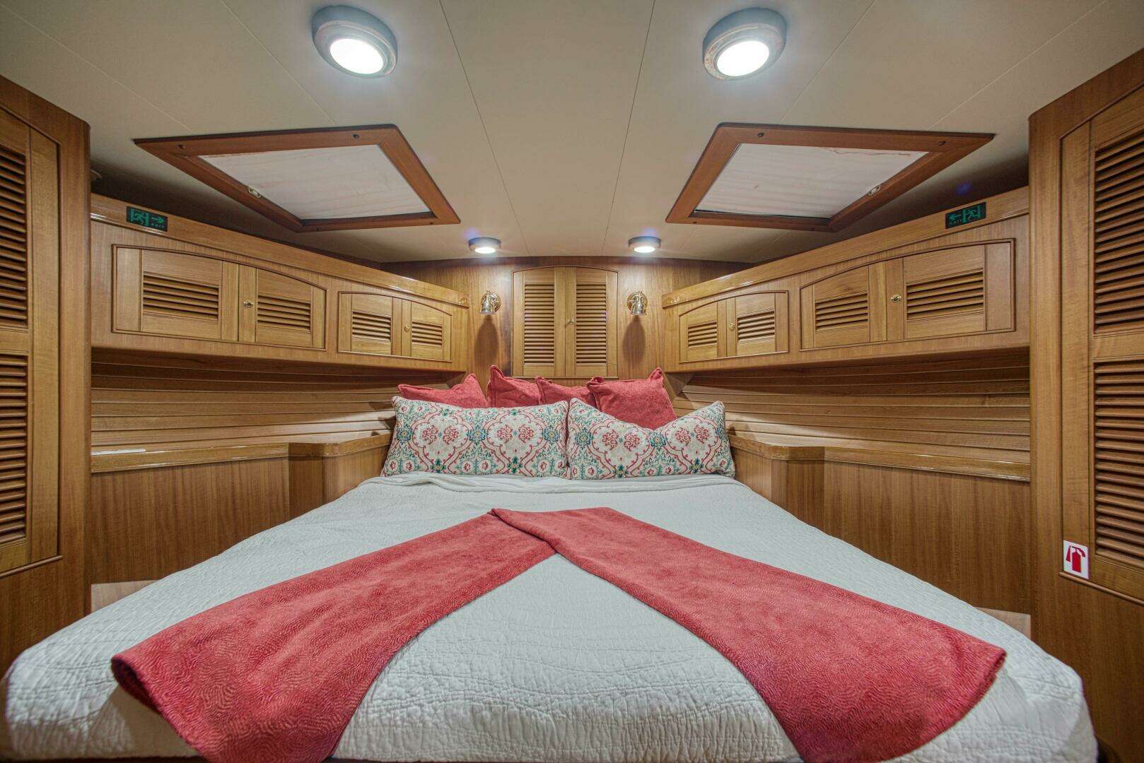 2011 Marlow Explorer 70E - Image 29