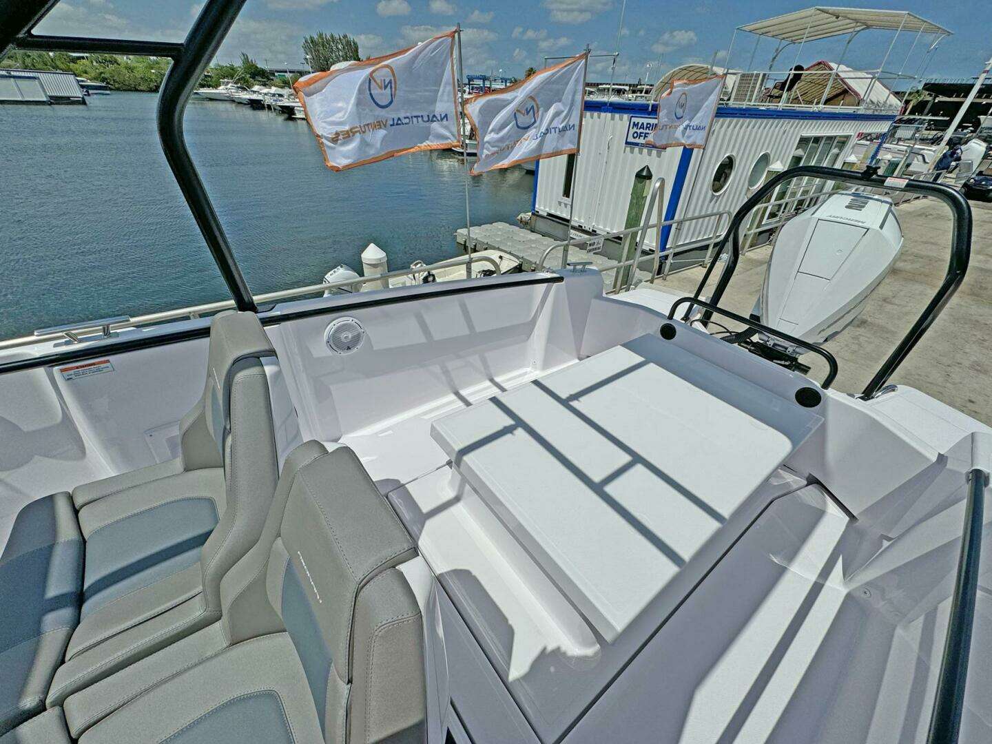 2024 Axopar 25 Cross Top - Image 6